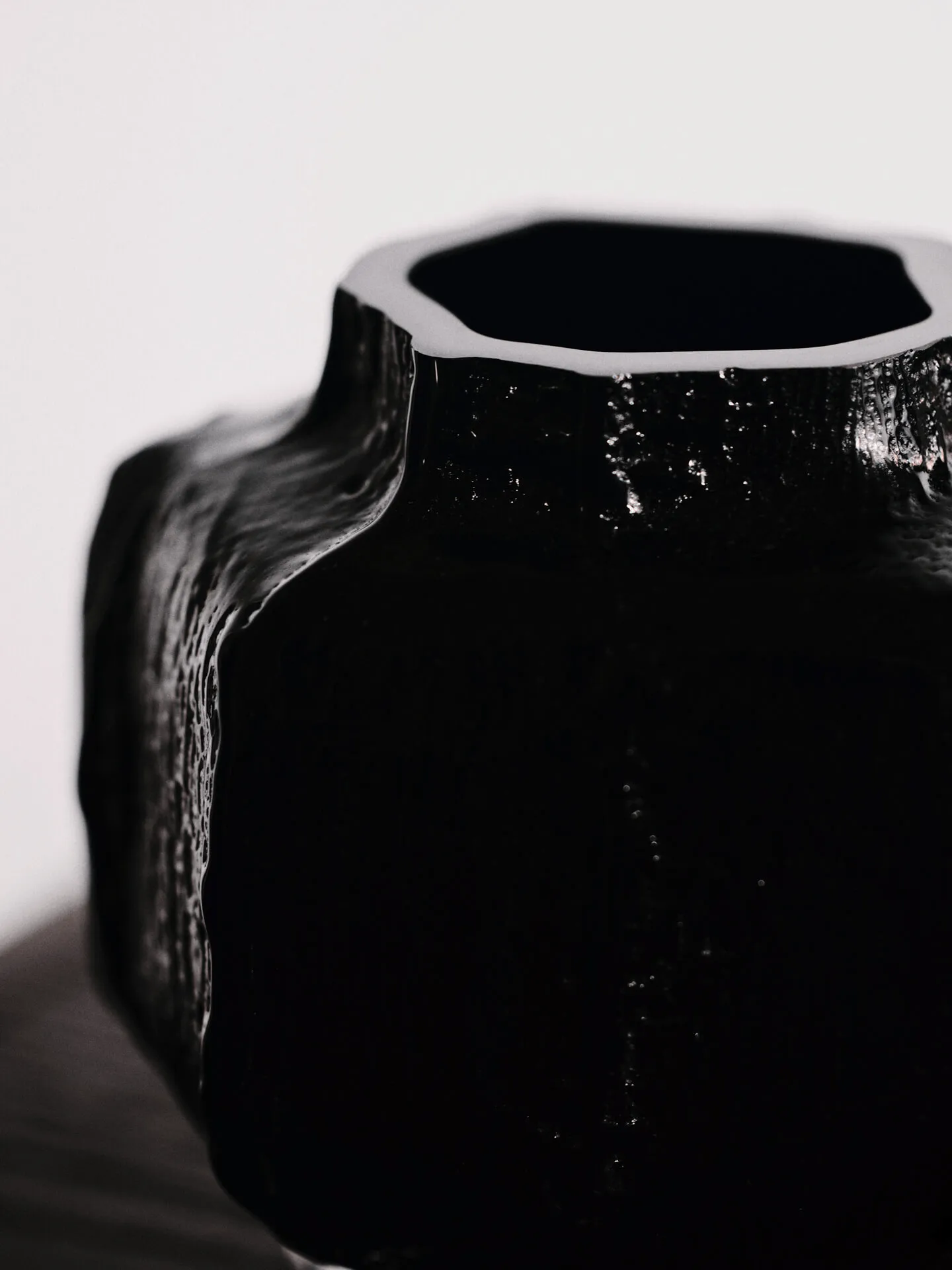 Mokuri Vase, Schwarz, 15 cm Ferm Living