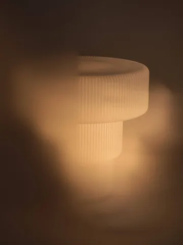 Ripple Tischlampe - Weiß, Ø28x28 cm - Ferm Living