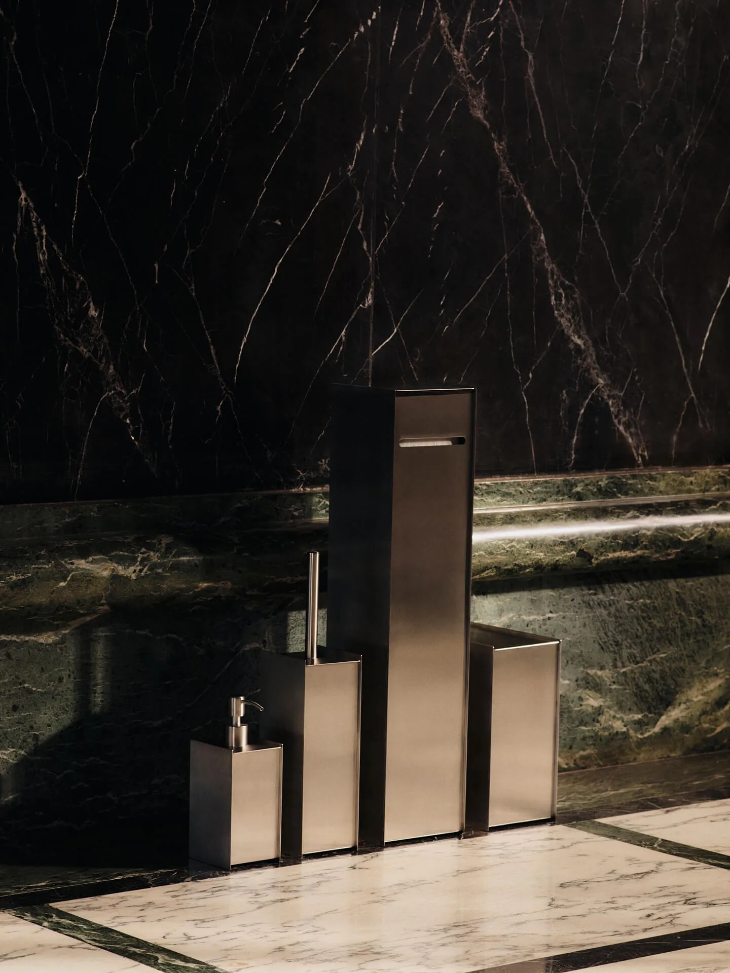 Sama Toilettenpapierhalter, Brushed stainless steel Ferm Living