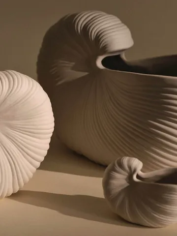 Shell pot - Off-white, 23x11,5x16 cm - Ferm Living