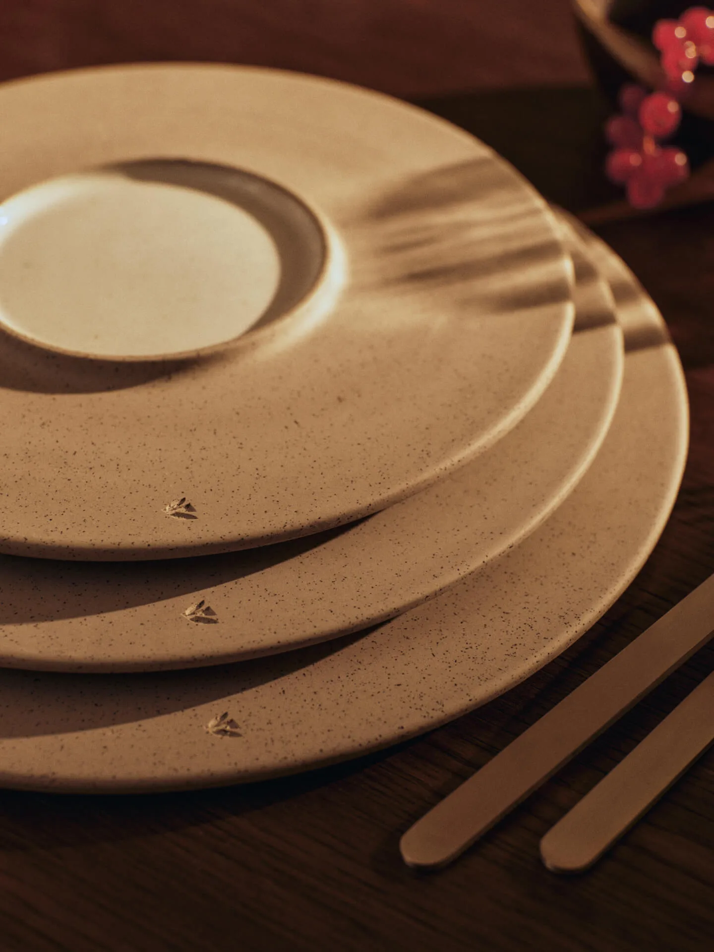 Sonae Teller 2er Pack, Grey-white, Ø28 cm Ferm Living