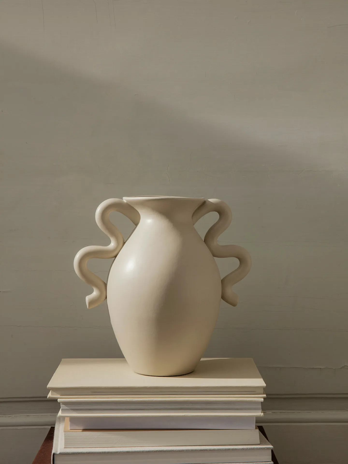 Verso Vase 27cm, Cream Ferm Living