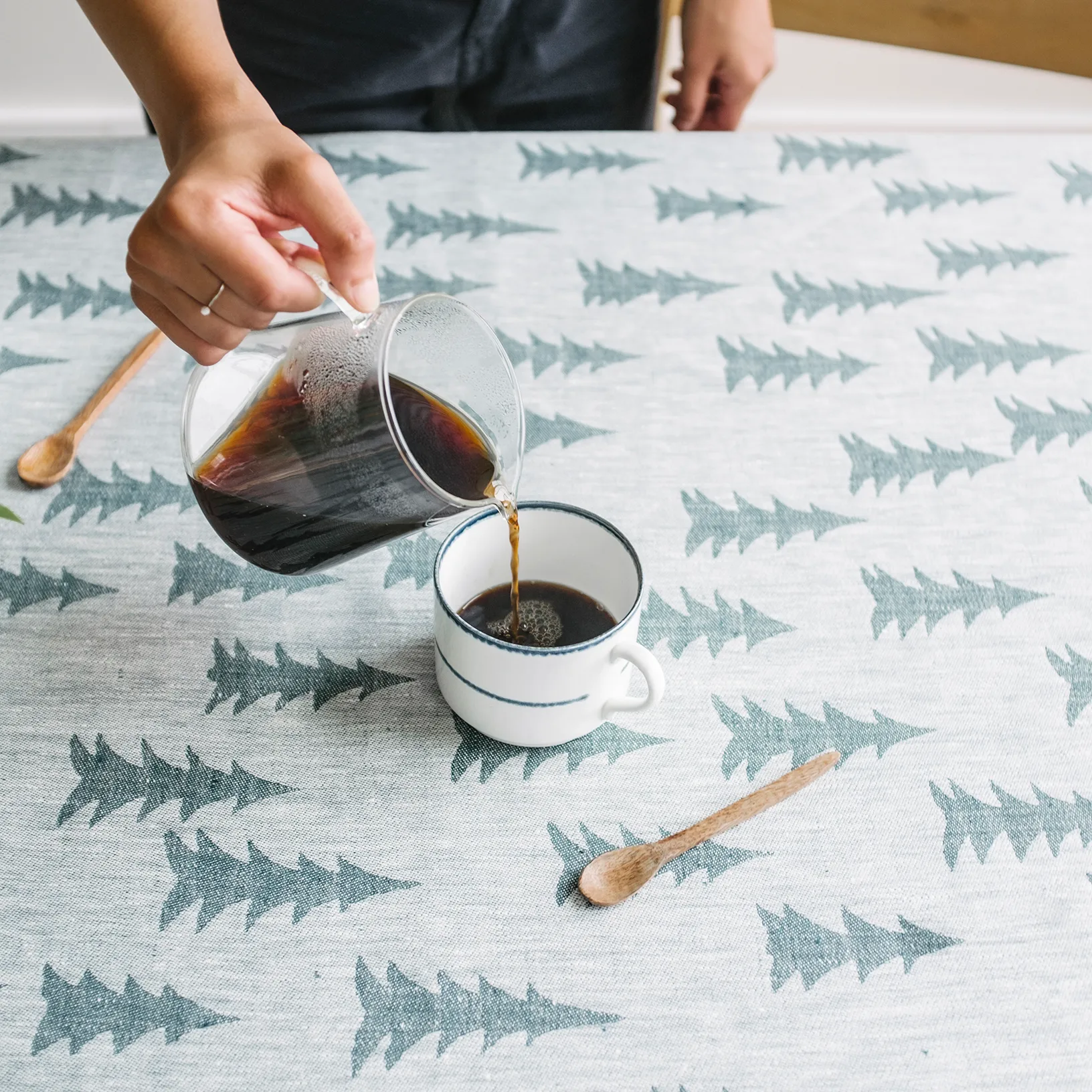 Gran Jacquard gewebtes Tischtuch 147 x 250cm, Grün-grau Fine Little Day