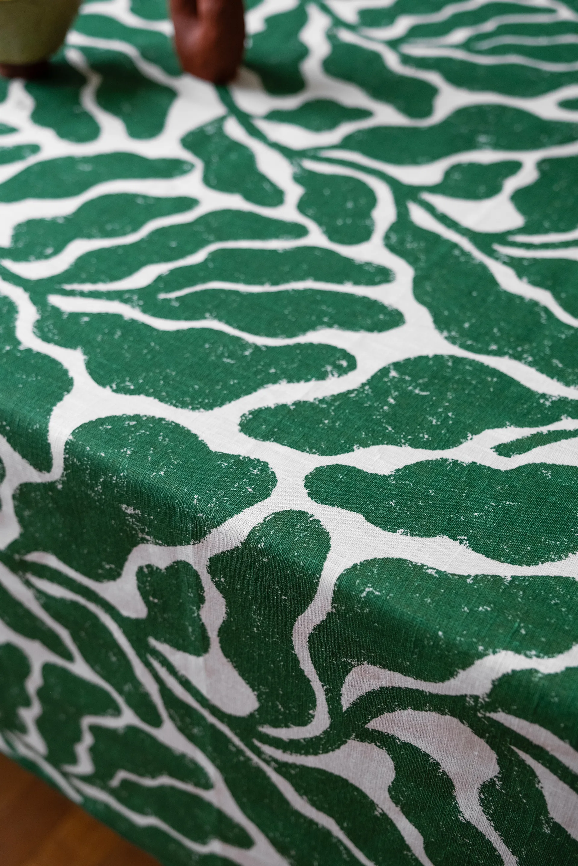 Leaves Tischdecke 149x250 cm, Greeb Fine Little Day