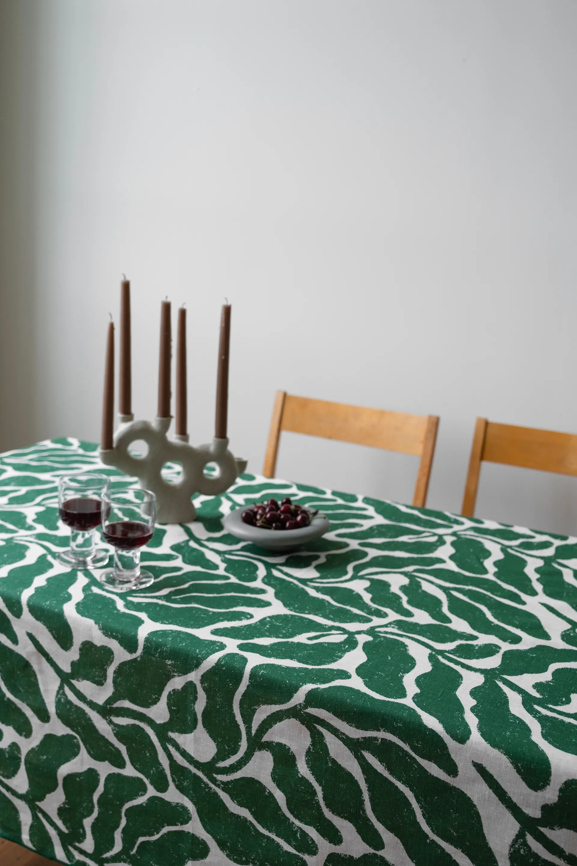 Leaves Tischdecke 149x250 cm, Greeb Fine Little Day