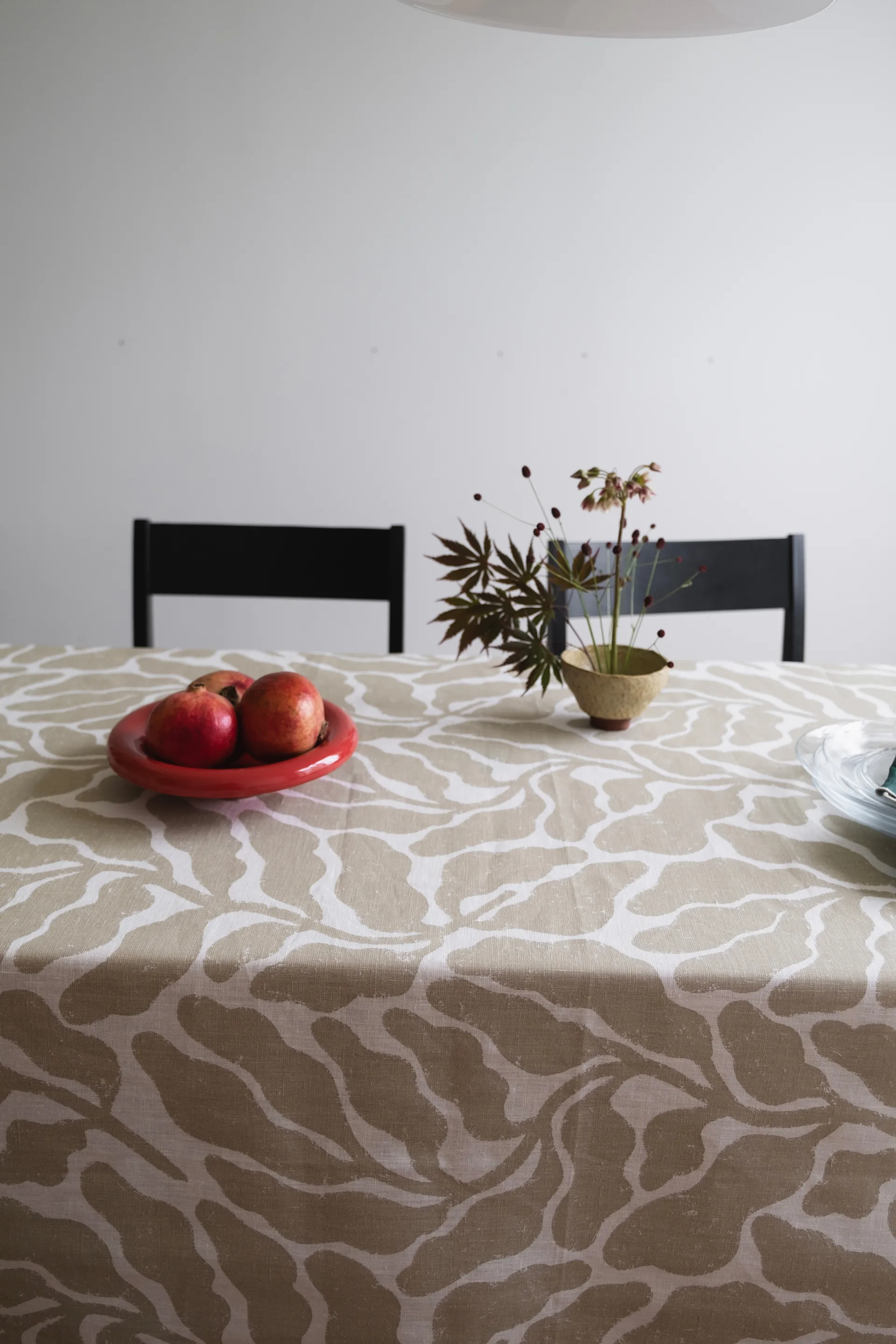 Leaves Tischdecke 149x250 cm, Sand Fine Little Day
