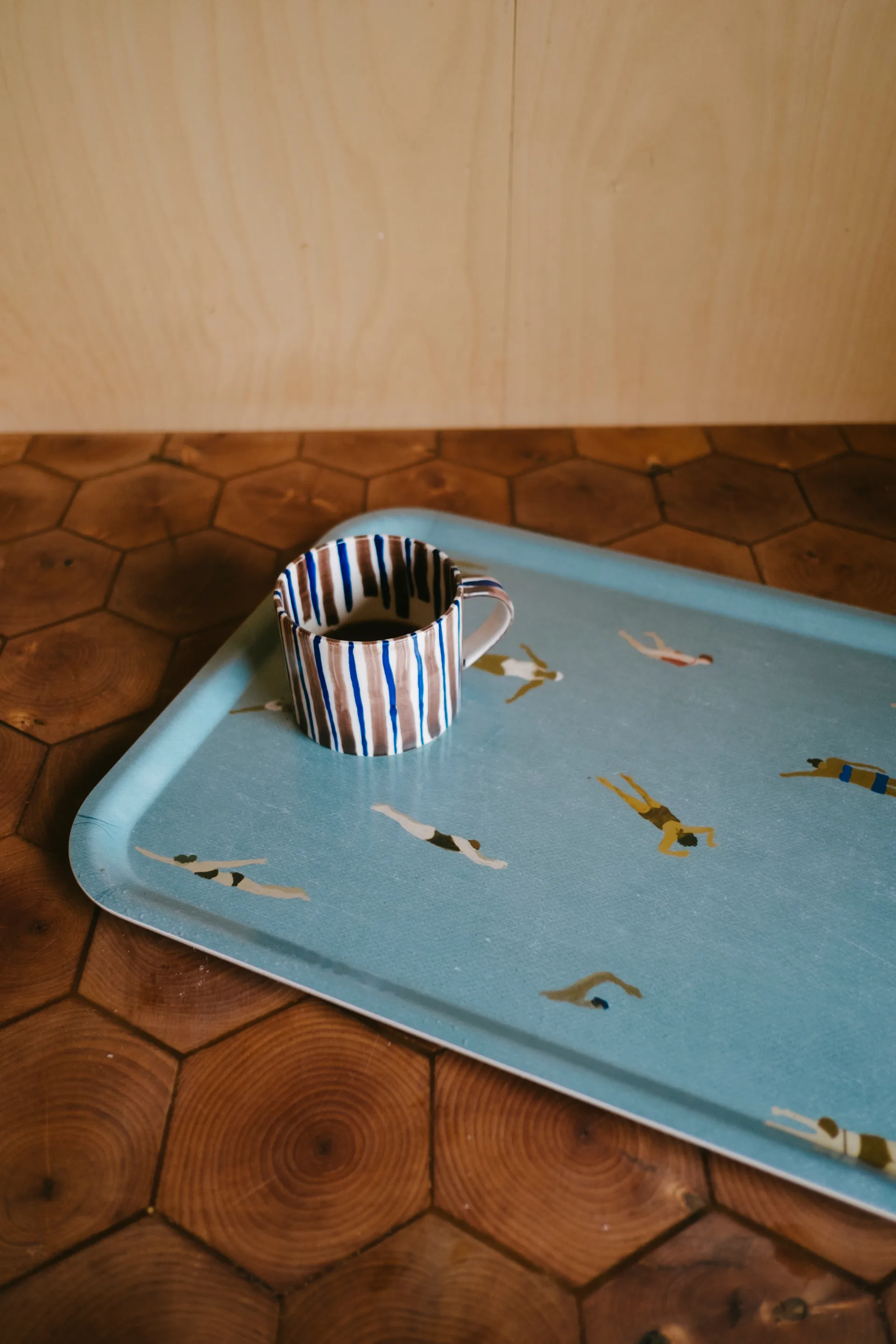 Swimmers Tablett 33 x 43cm, Beige Fine Little Day