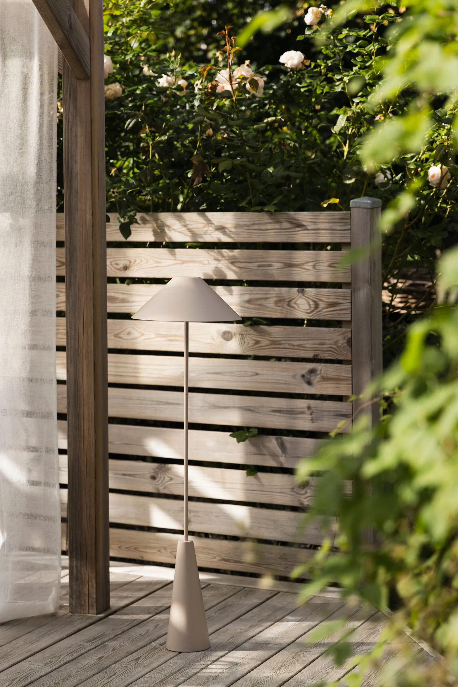 Cannes Stehleuchte portabel, Schlammfarbend Globen Lighting