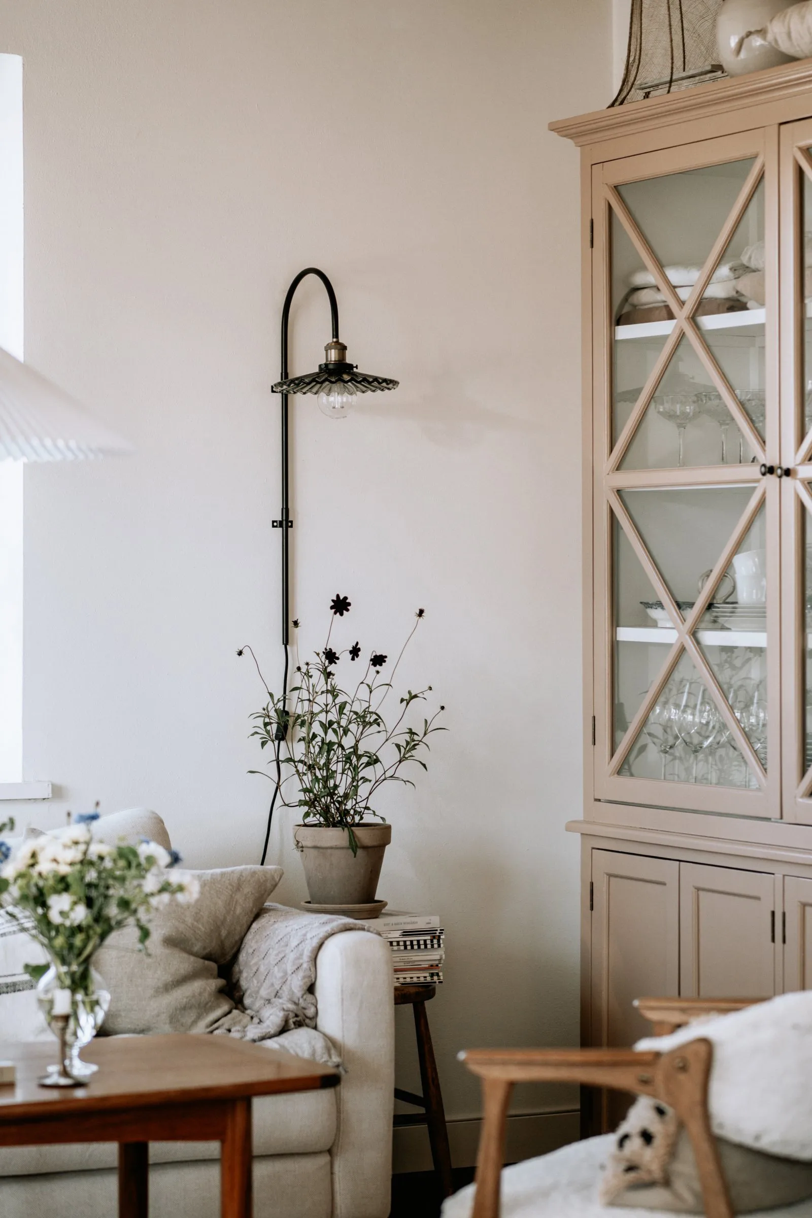 Cobbler Wandleuchte 75 cm, Rauch Globen Lighting