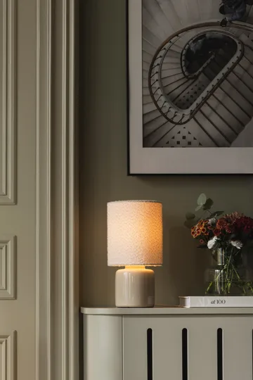 Florian Tischleuchte - Weiß Bouclé/Beige, Ø20x39 cm - Globen Lighting