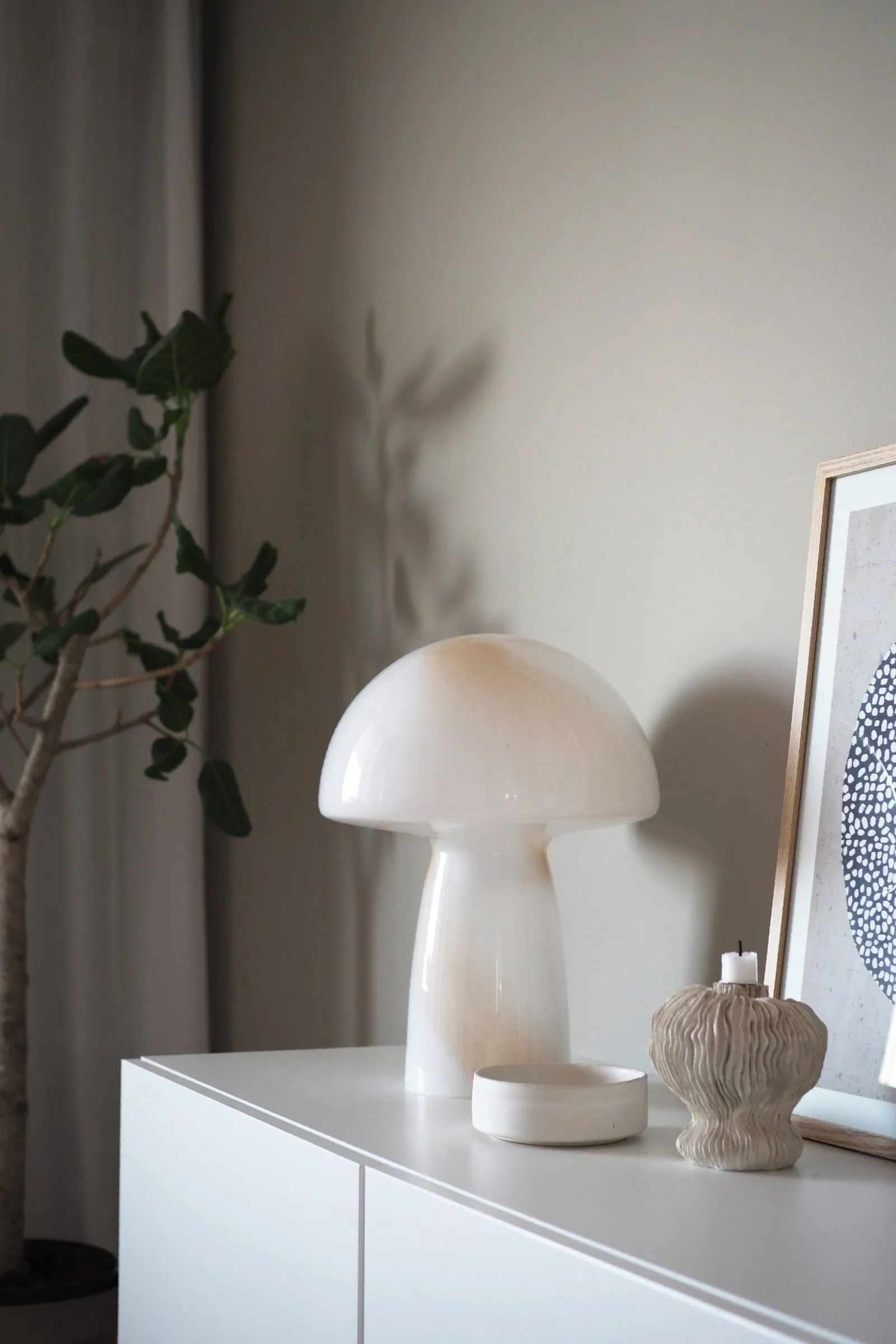 Fungo Tischleuchte beige, 42cm Globen Lighting