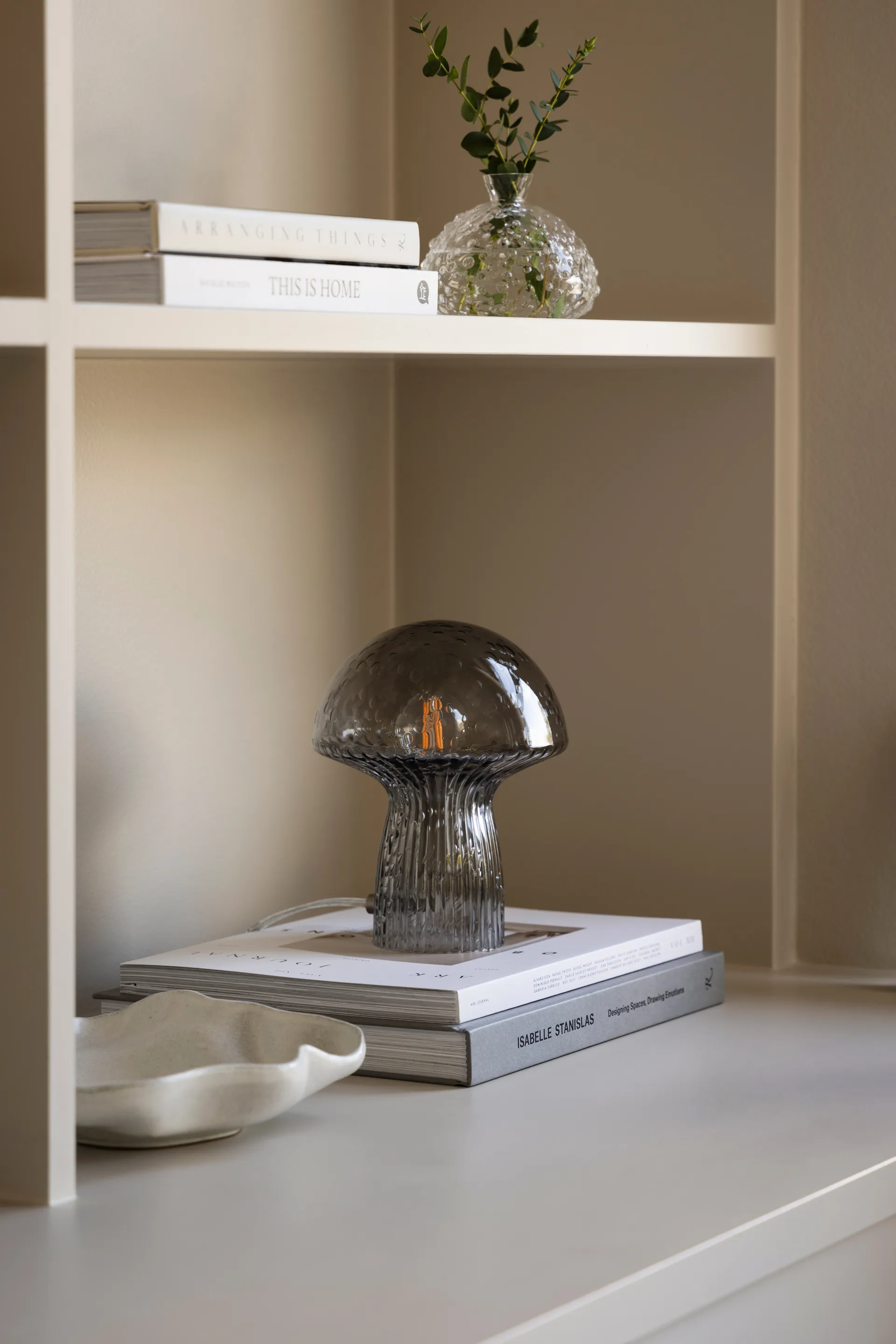 Fungo Tischleuchte Special Edition Rauch, Ø16 cm, H:20 cm Globen Lighting