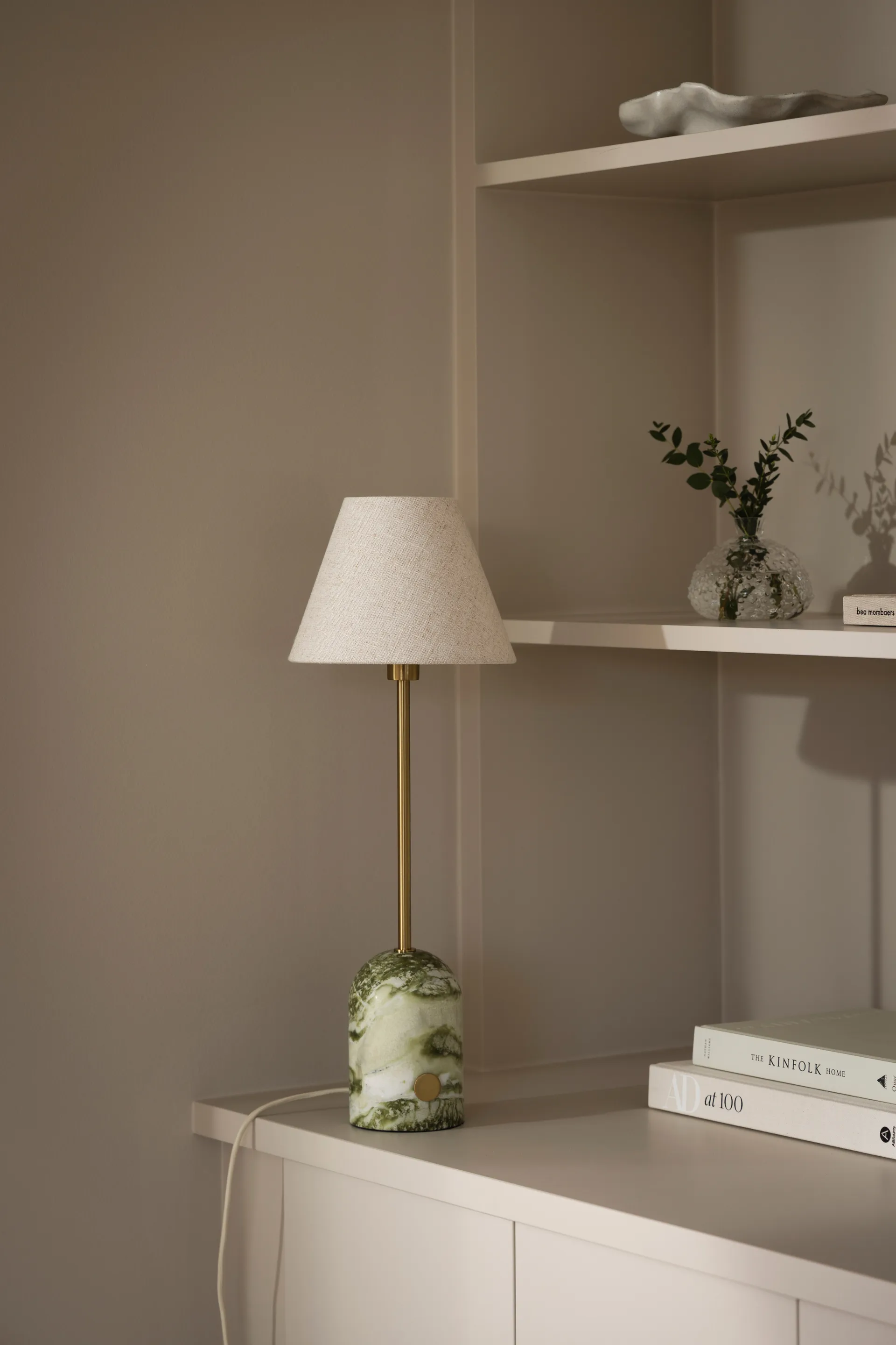 Gino 20 Tischleuchte, Hellgrüner Marmor Globen Lighting