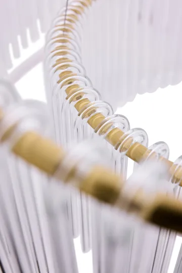 Hook 60 Pendelleuchte - Klar gebürstetes Messing - Globen Lighting