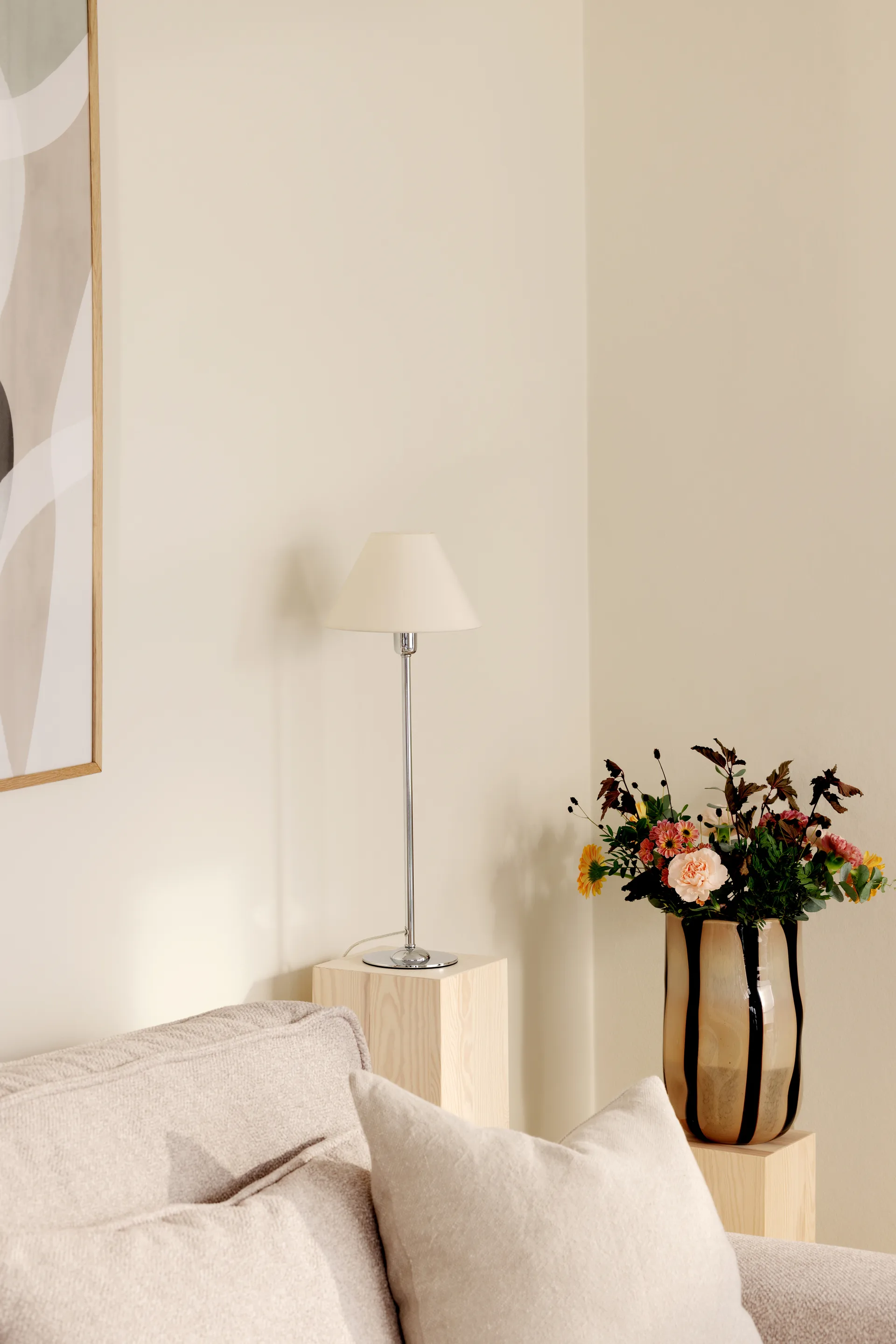 Iris 20 Lampenschirm, Creme Globen Lighting