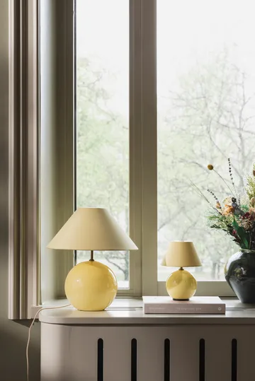 Iris 35 Tischleuchte 39 cm - Butter yellow - Globen Lighting