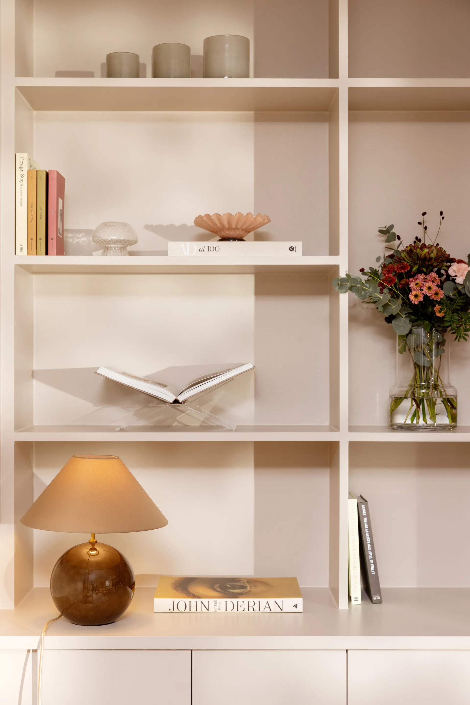 Iris 35 Tischleuchte 39 cm, Mocha Globen Lighting