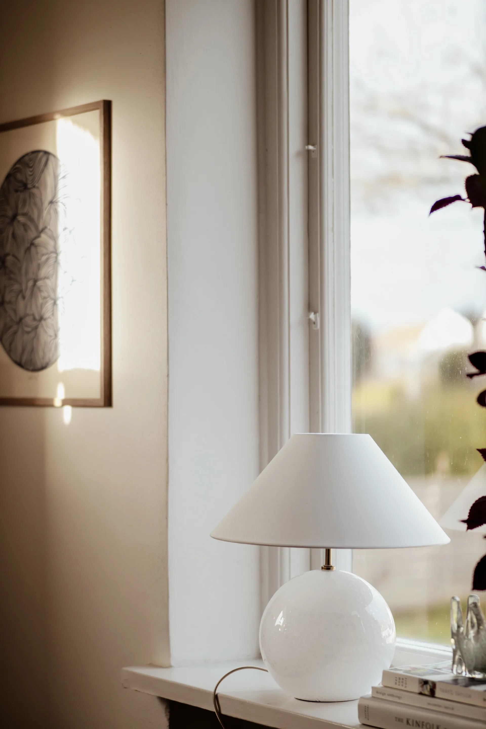 Iris 35 Tischleuchte 39 cm, Weiß Globen Lighting