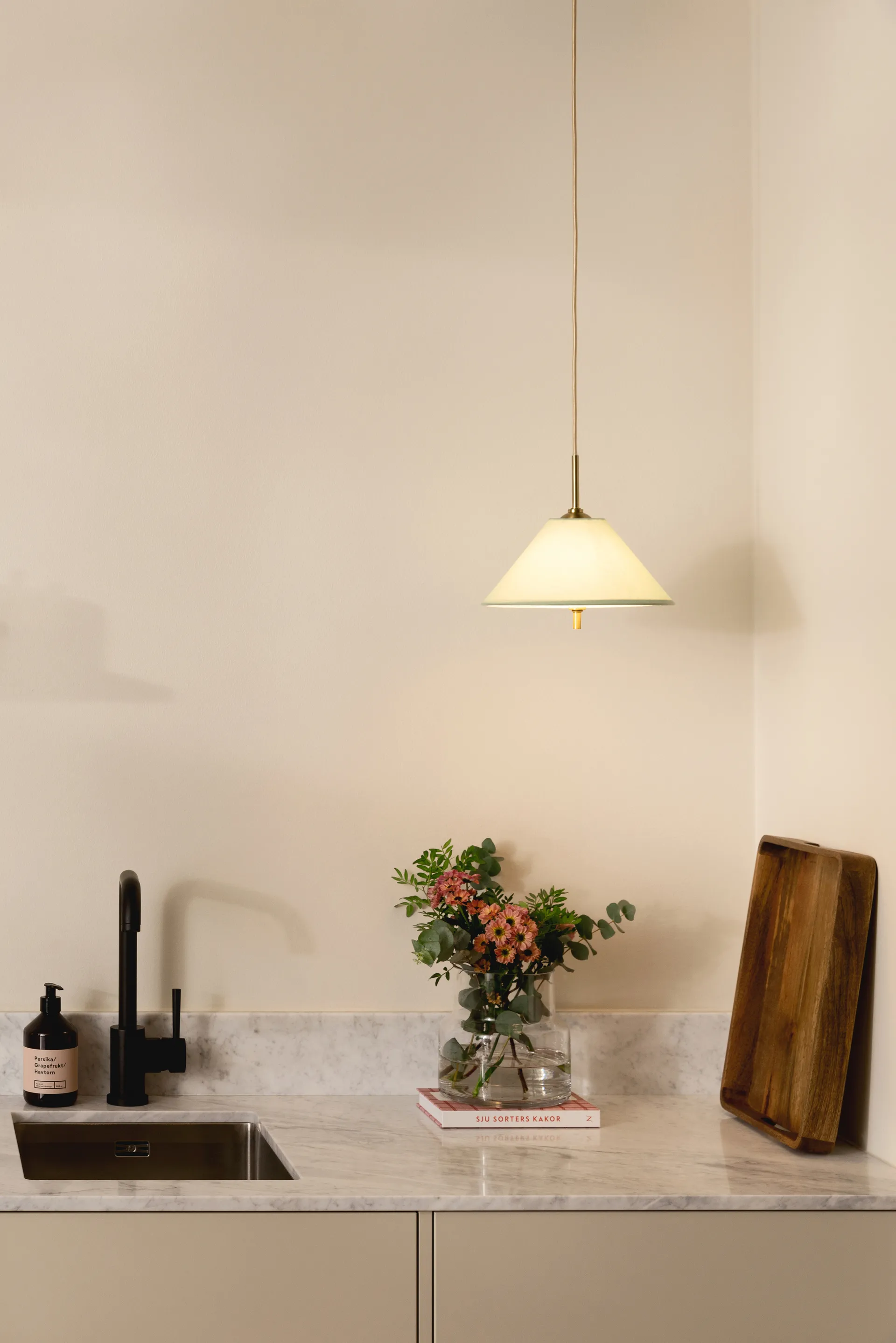 Iris Pendelleuchte 25, Grün Globen Lighting