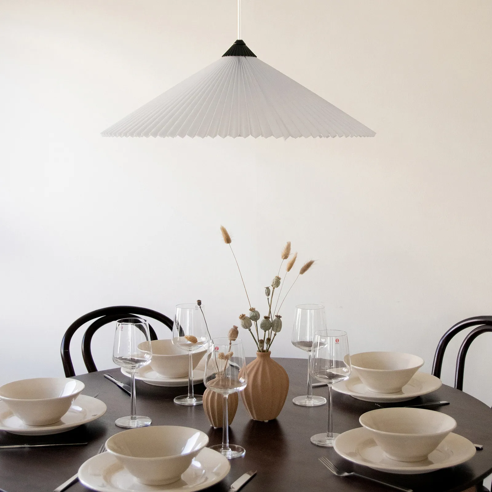 Matisse Pendelleuchte Ø60cm, Schwarz-weiß Globen Lighting