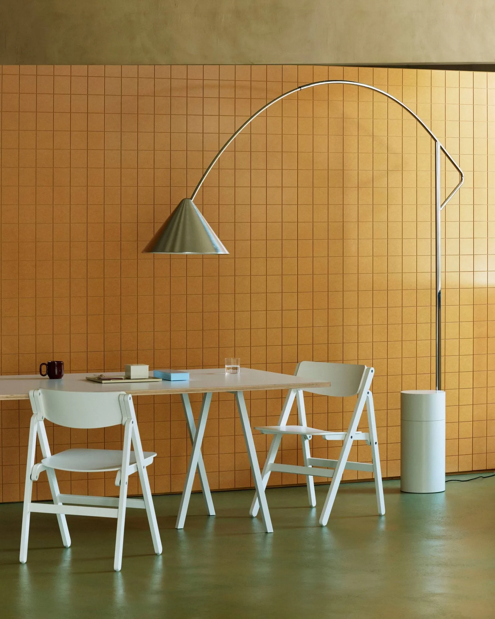 Compass Stehlampe, Silberfarben HAY