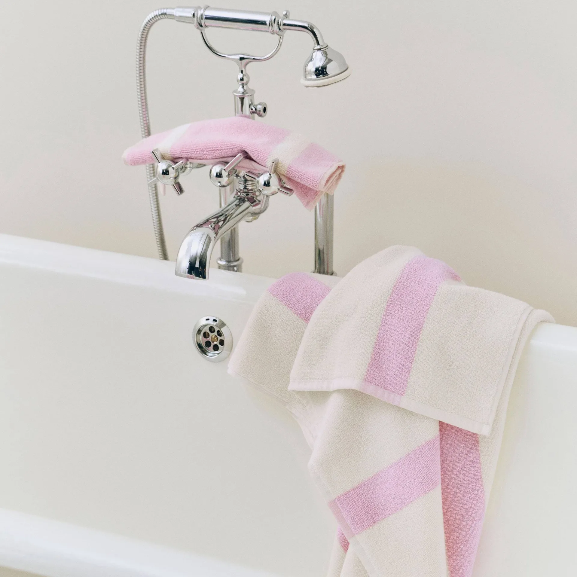 Stripe Handtuch, Cool pink, 70x140 cm HAY