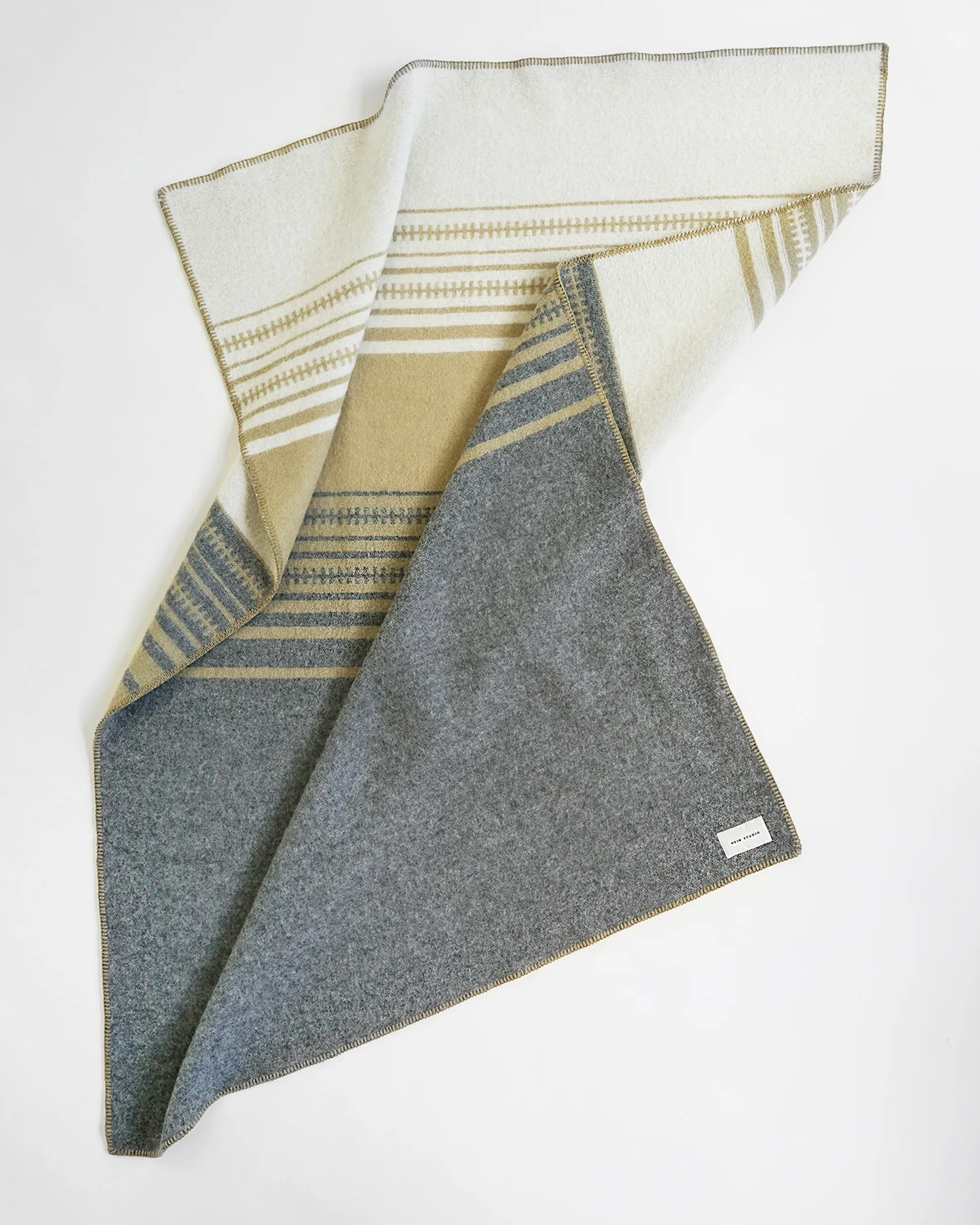 Aiyana Decke 130 x 180 cm, No. 02 Hein Studio