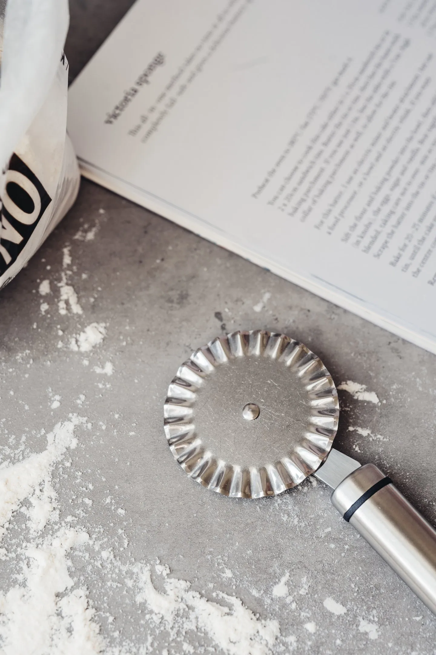 Heirol Steely Teigschneider, Edelstahl Heirol