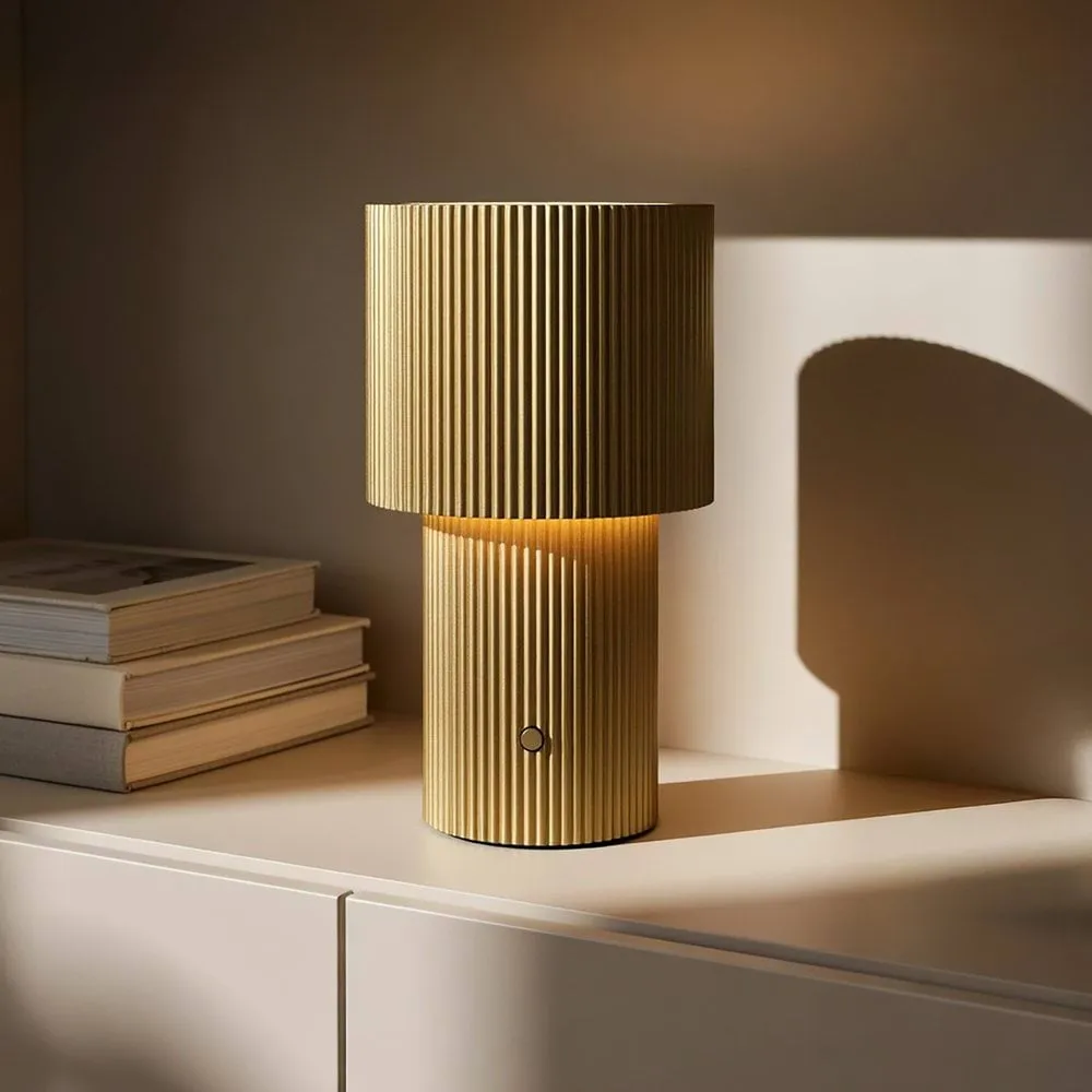 Iluma tragbare Tischlampe, Gold Herstal