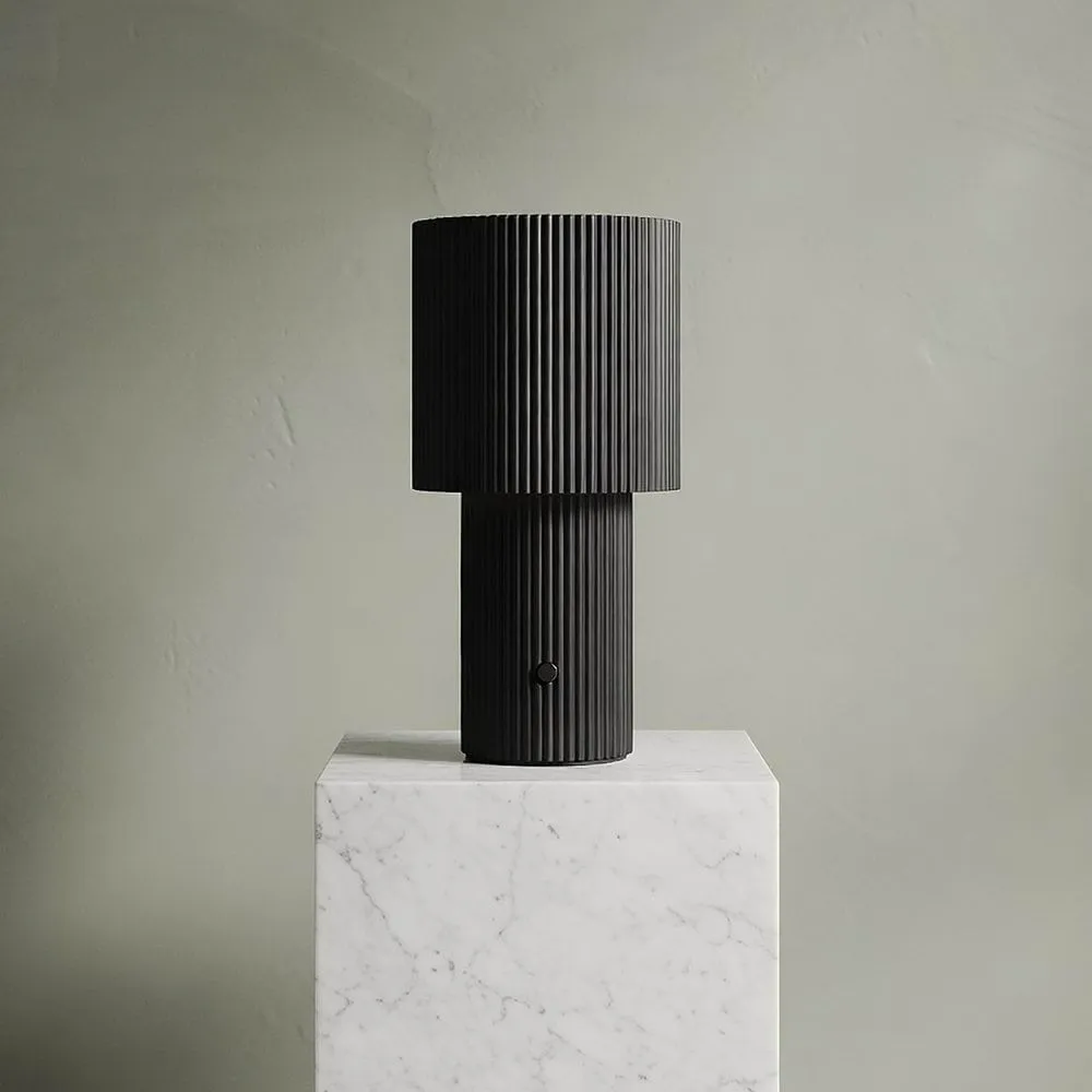 Iluma tragbare Tischlampe, Jet black Herstal
