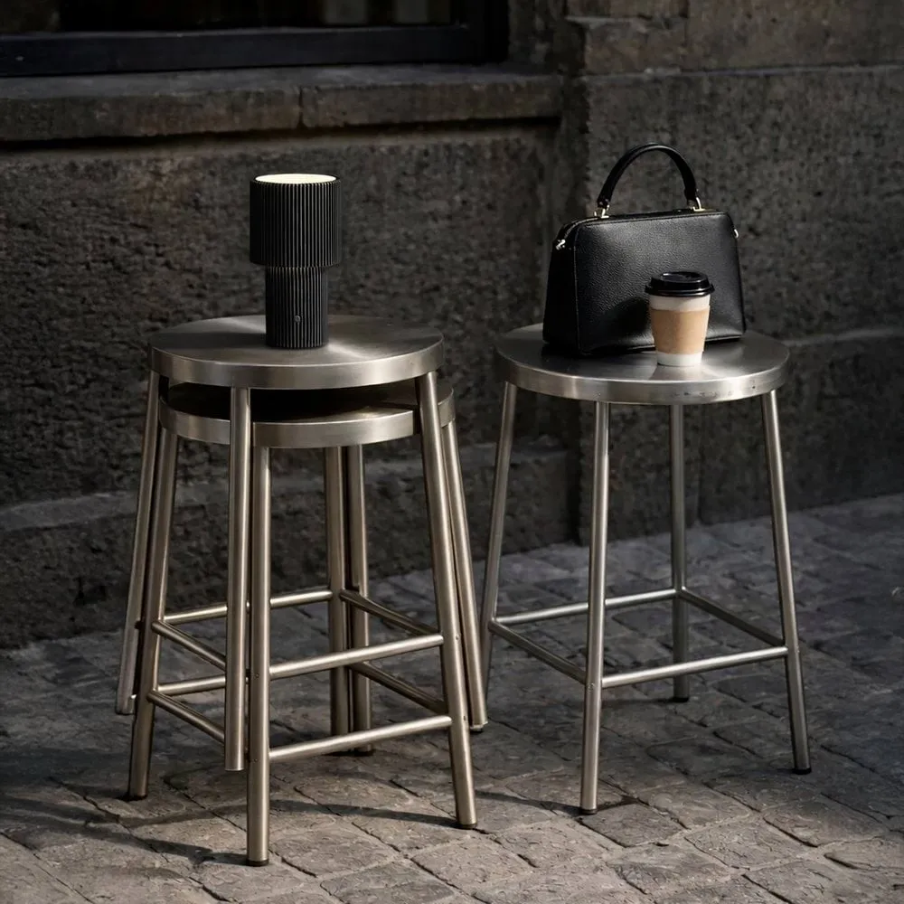Iluma tragbare Tischlampe, Jet black Herstal