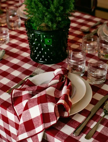 Bettyhill Tischdecke - Ruby, 150x150 cm - Himla