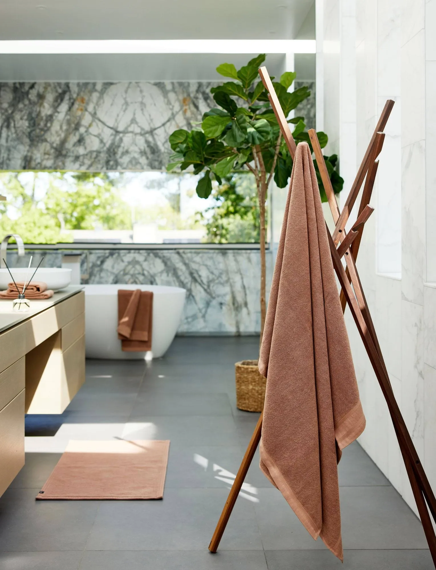 Love Badezimmerteppich 70 x 110cm, Grounded (rosa) Himla