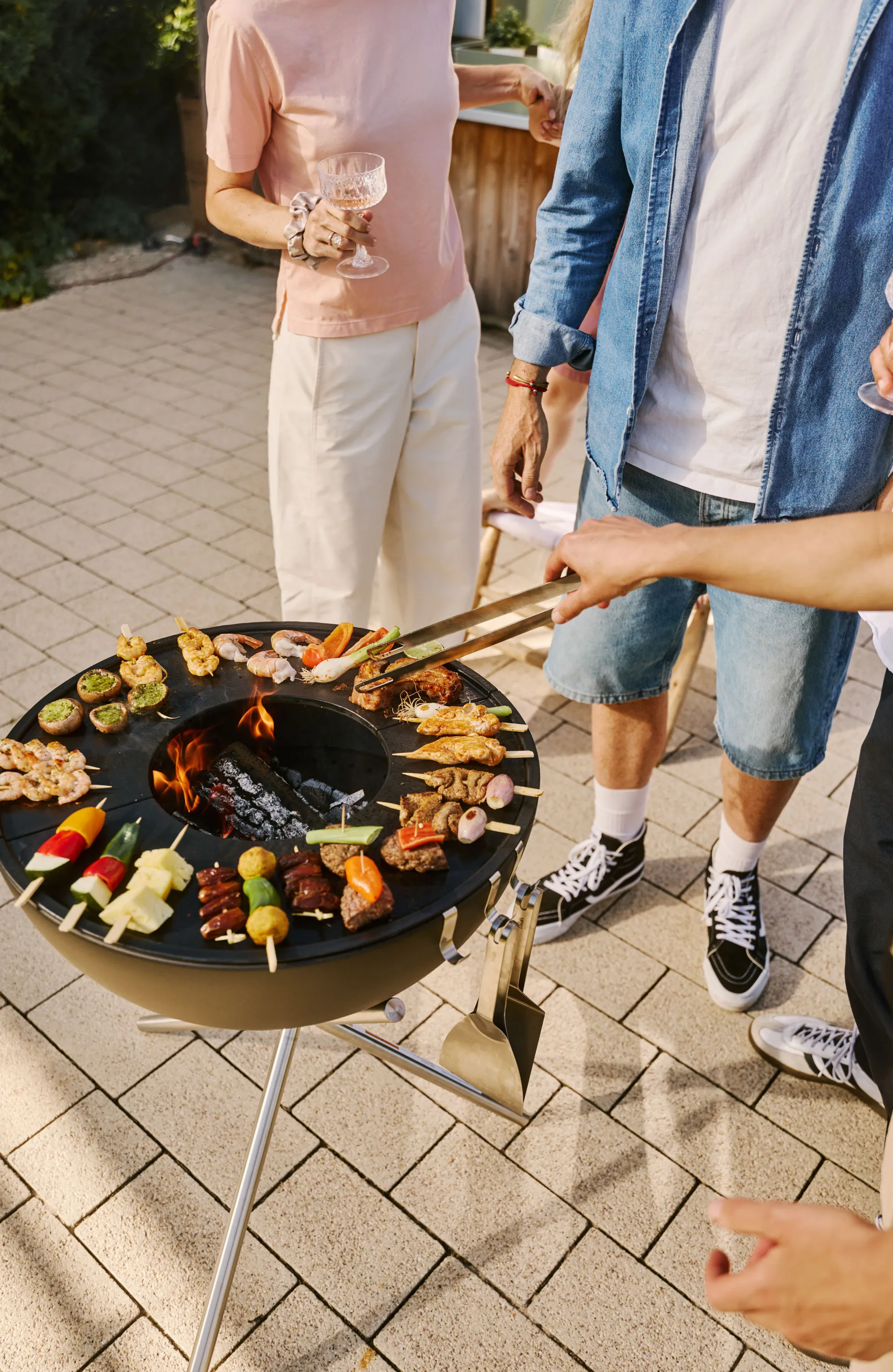BOWL 57 Feuerstelle, Schwarz-Silber, Dreibeinstativ Höfats