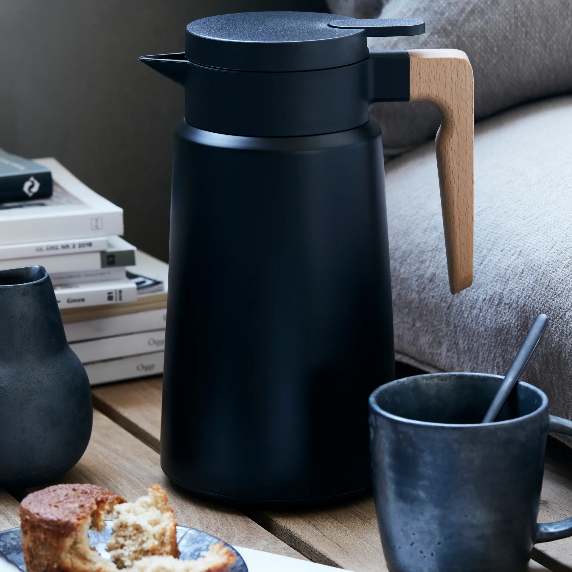 Cole Thermoskanne 1,8 L, Schwarz House Doctor