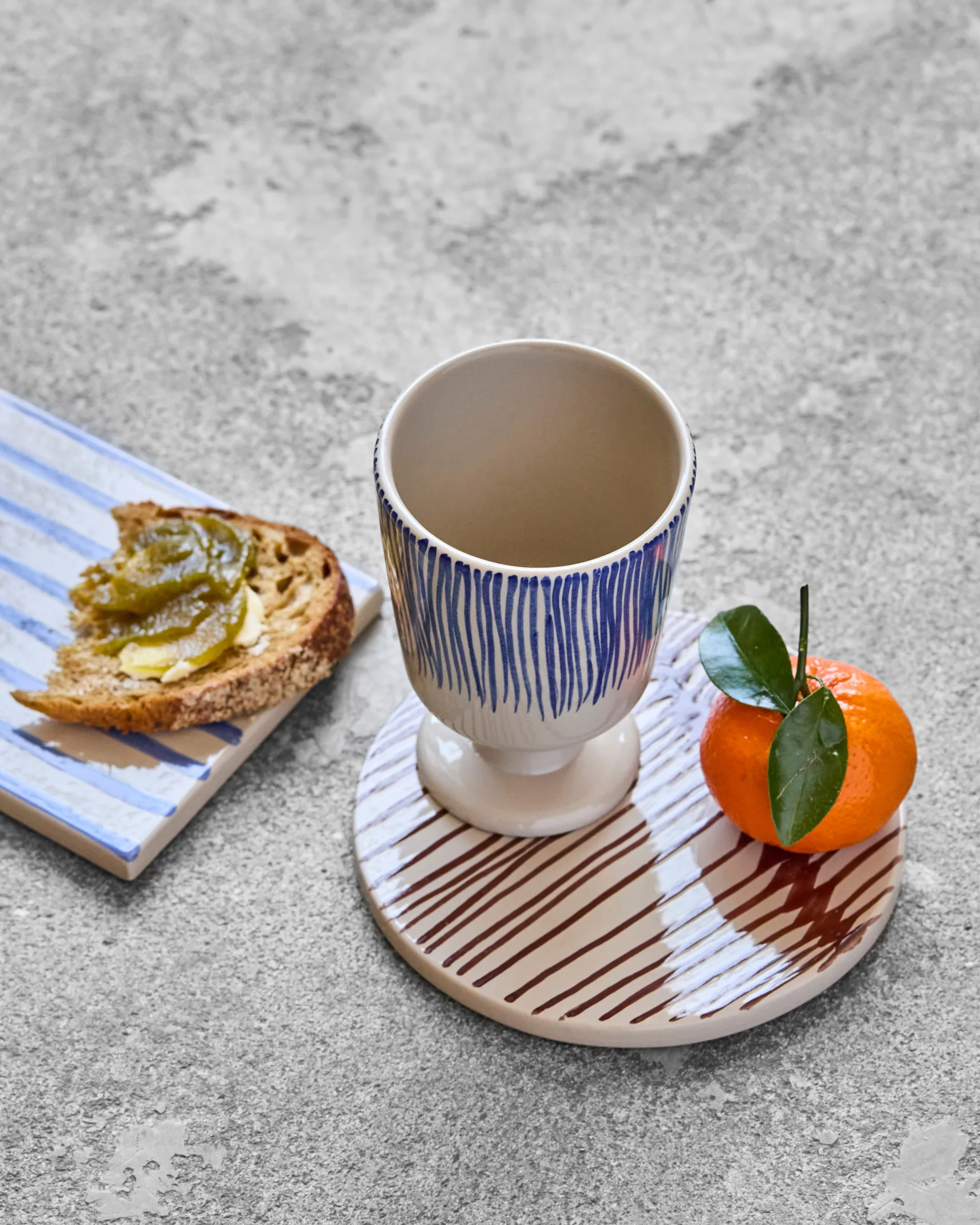 Diva Tasse auf Fuß 25 cl 2-teilig, Off white-Blau House Doctor