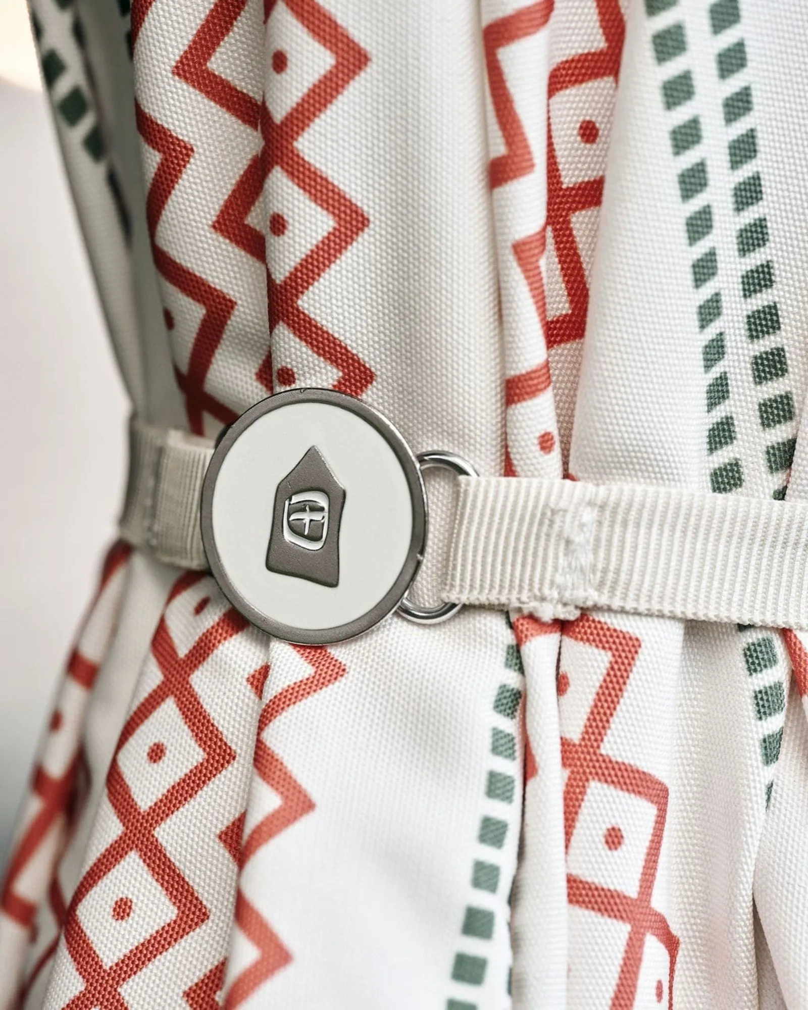 Umbra Sonnenschirm Ø190 cm, Rot-grün House Doctor