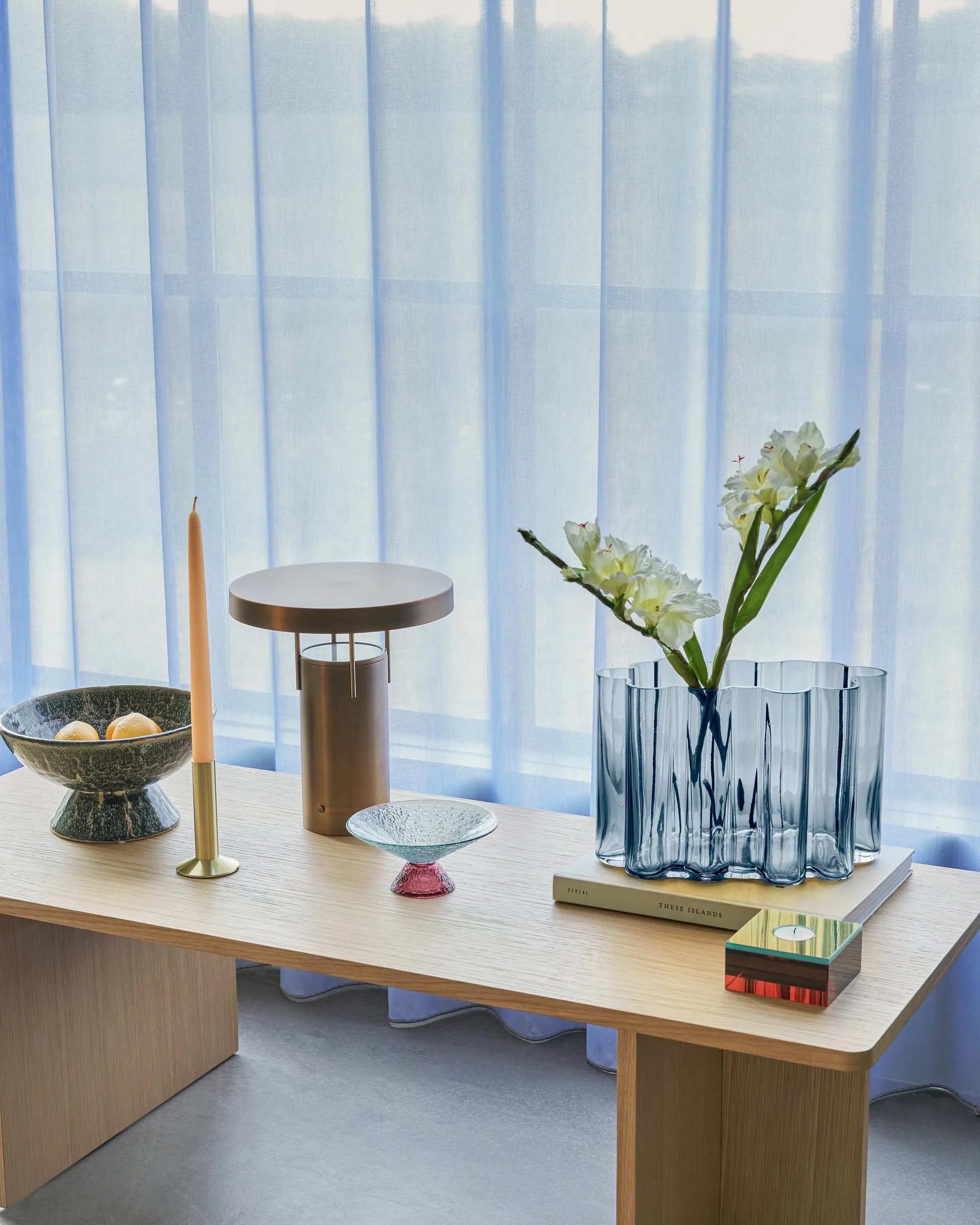 BringMe portable Tischlampe, Burnished brass Hübsch Interior