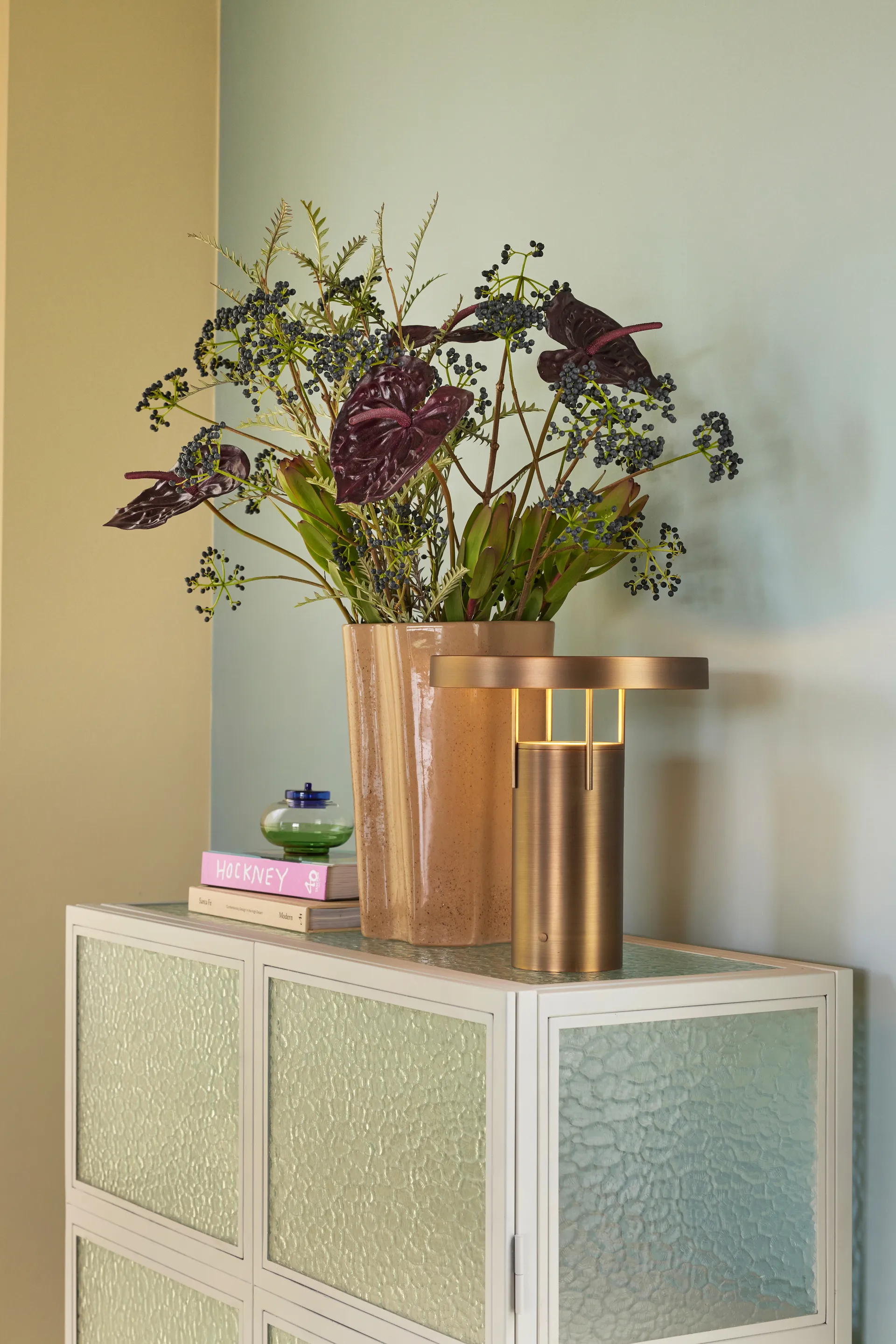 BringMe portable Tischlampe, Burnished brass Hübsch Interior