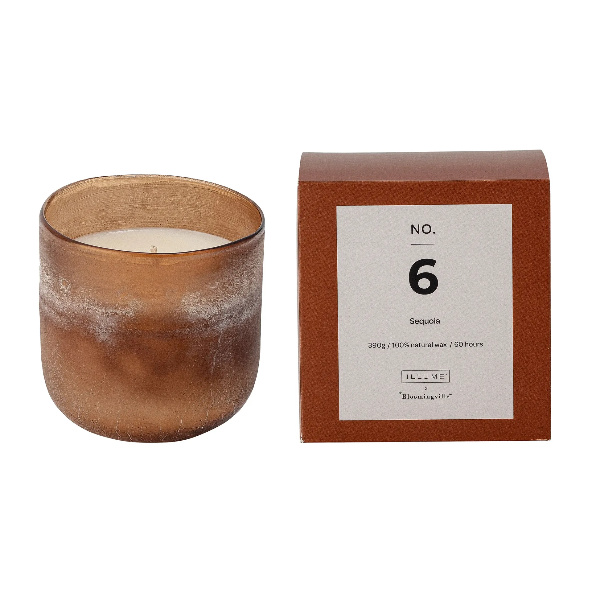 NO. 6 Sequoia Duftkerze, 390 g + Giftbox Illume x Bloomingville