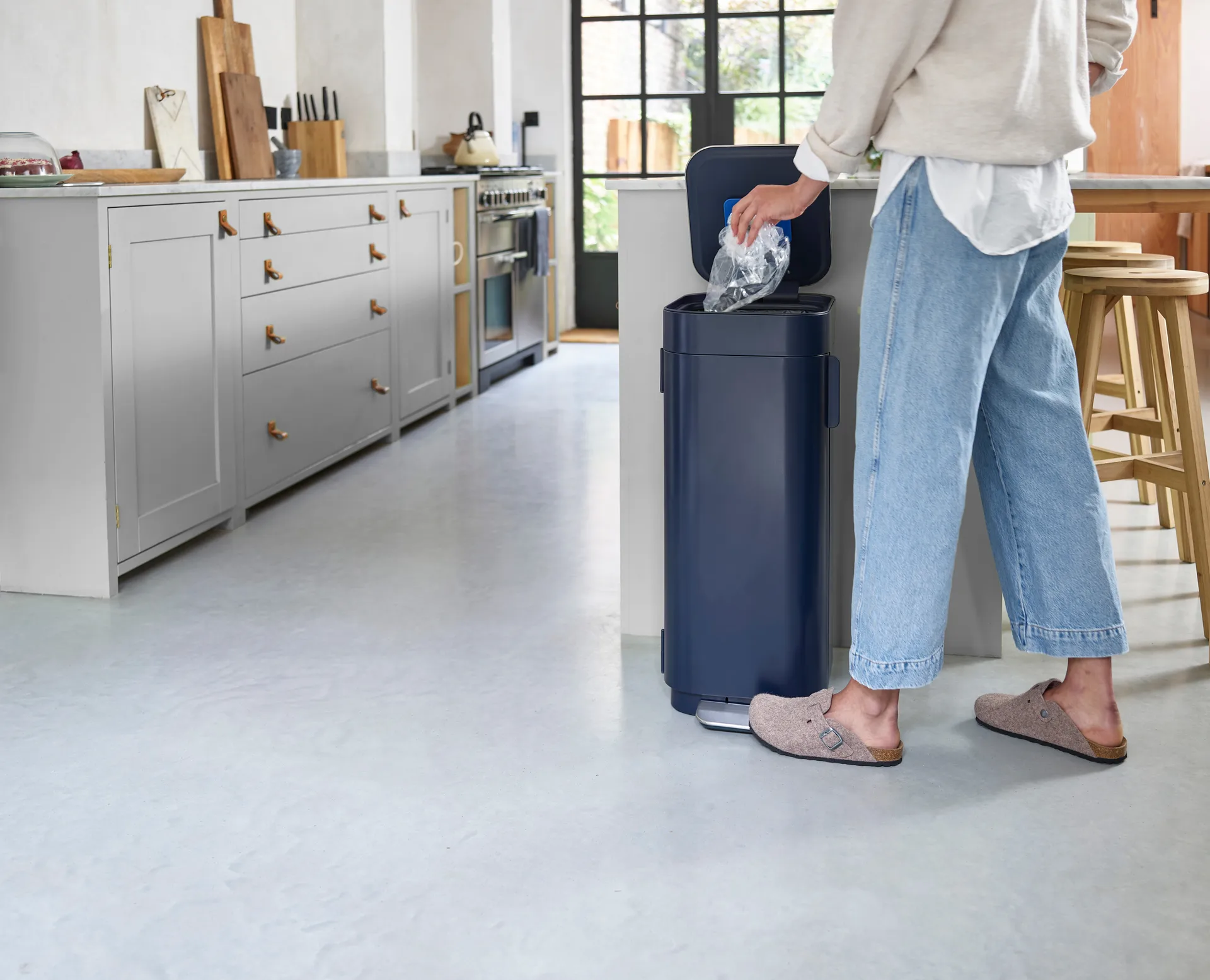 Joseph Joseph Porta Pedaleimer 40 L, Midnight blue Joseph Joseph