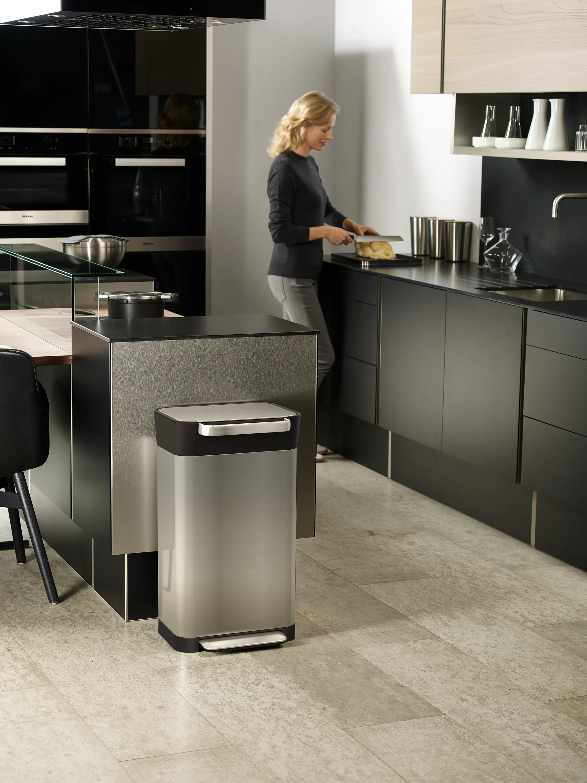 Joseph Joseph Titan Müllpresse Pedaleimer 30 L, Stainless steel Joseph Joseph