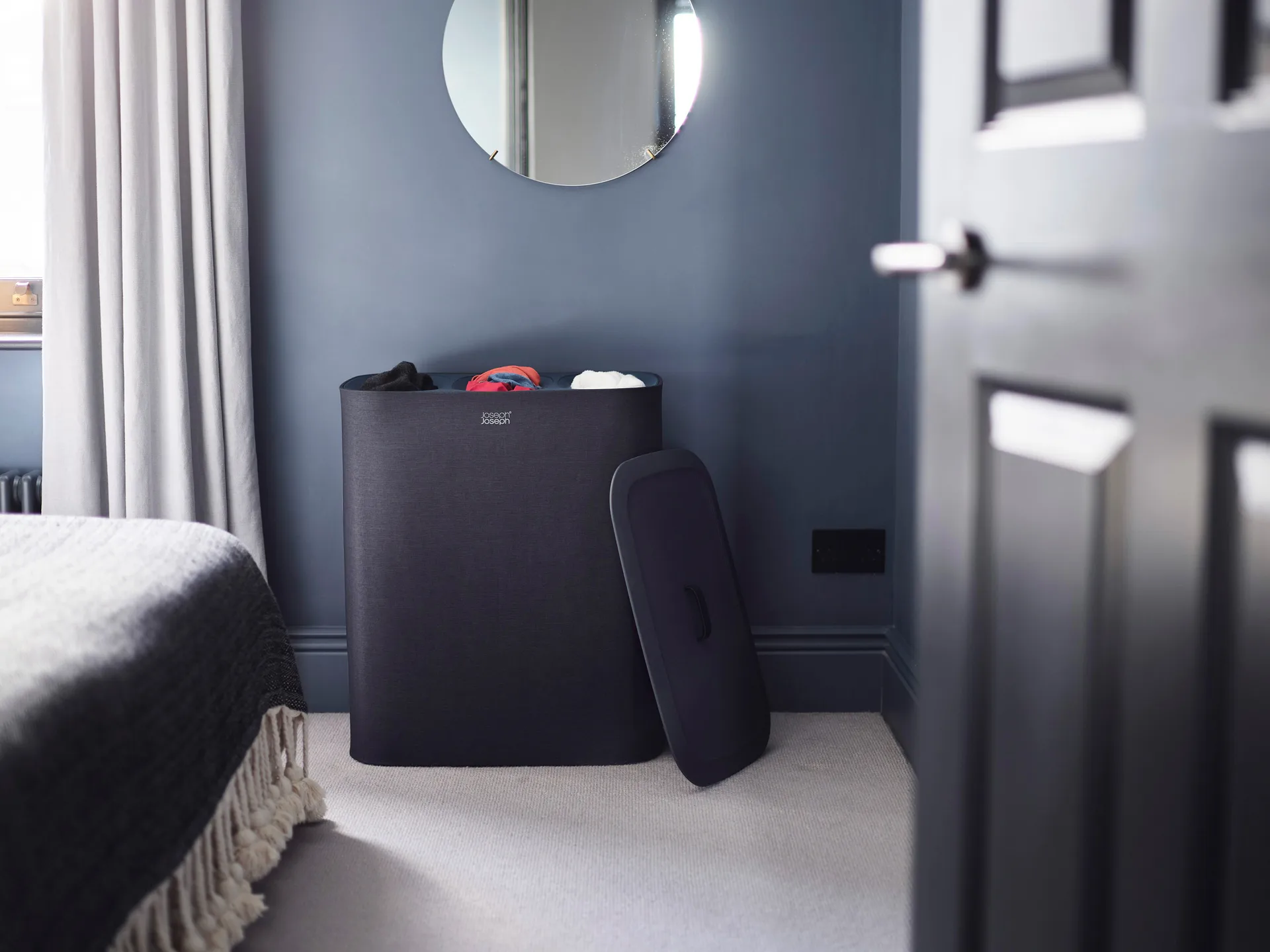 Tota Trio Wäschekorb 90 L, Schwarz Joseph Joseph