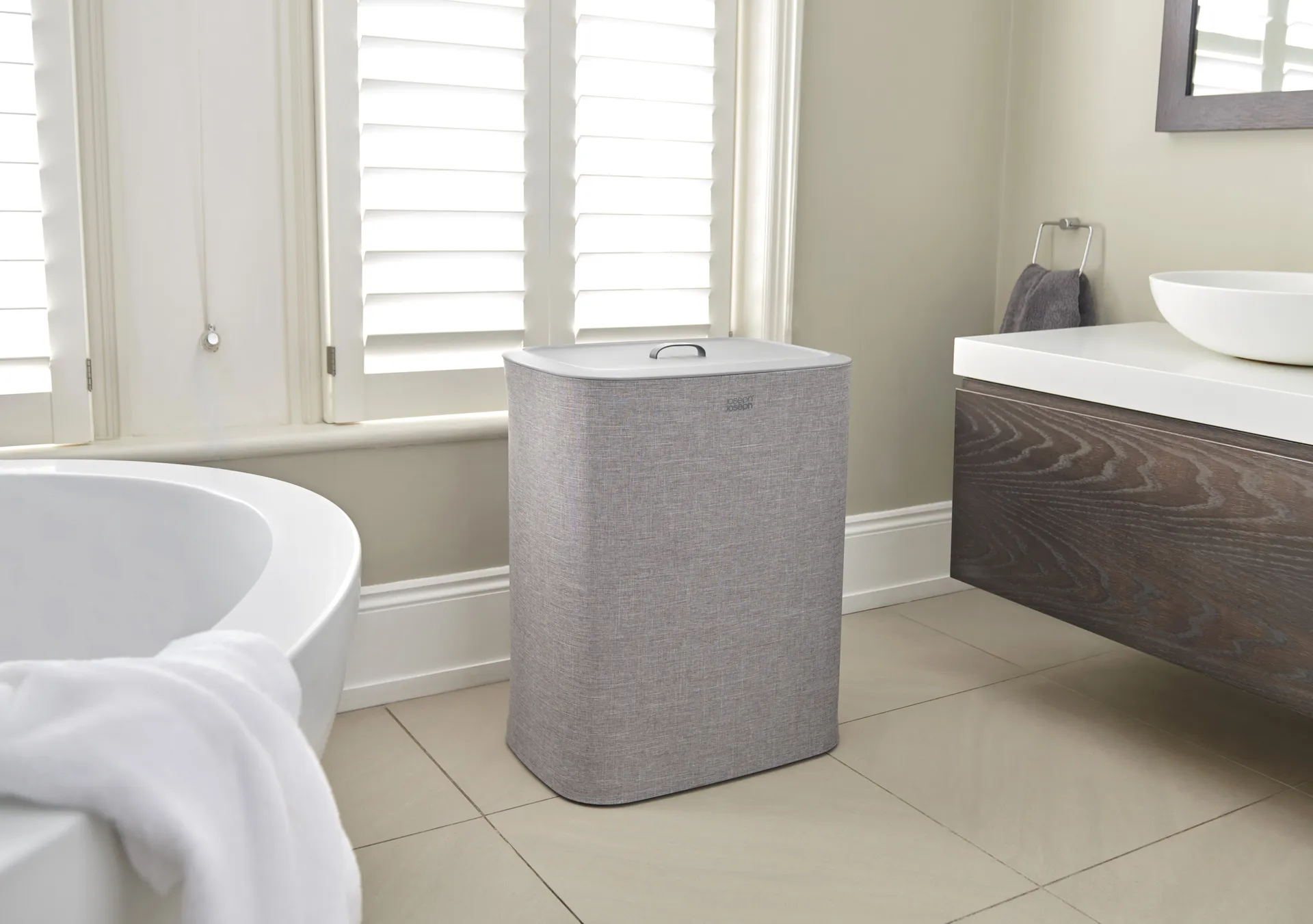 Tota Wäschekorb 90 L, Grau Joseph Joseph