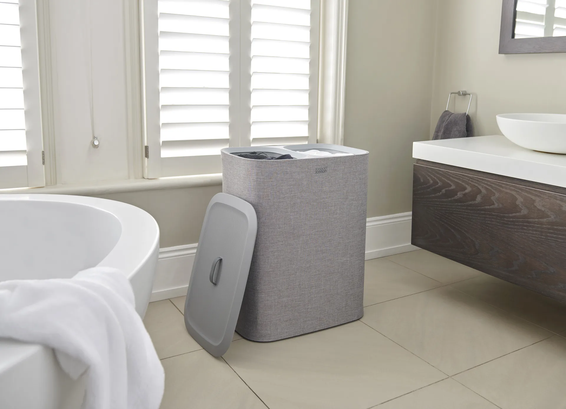 Tota Wäschekorb 90 L, Grau Joseph Joseph