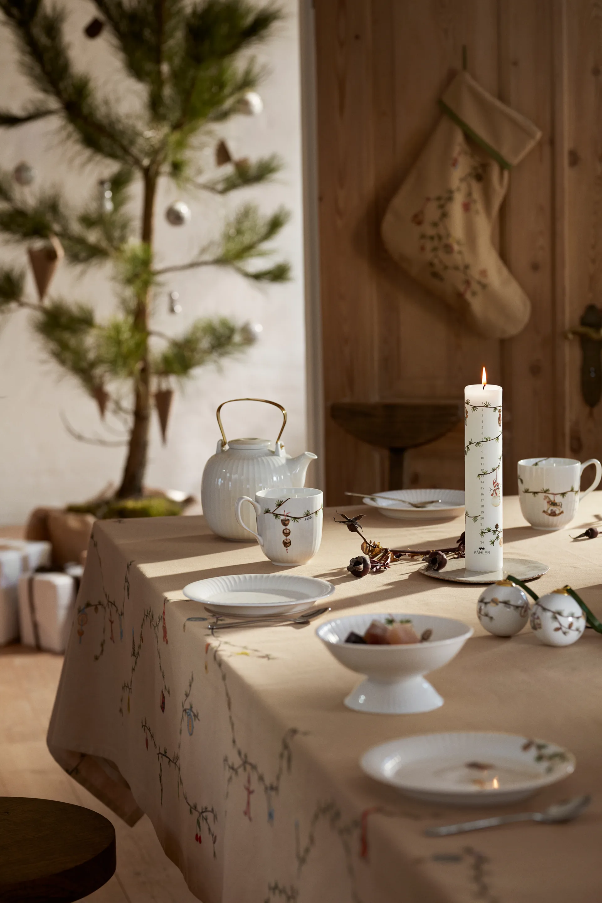 Hammershøi Christmas Tischdecke beige, 150x320 cm Kähler