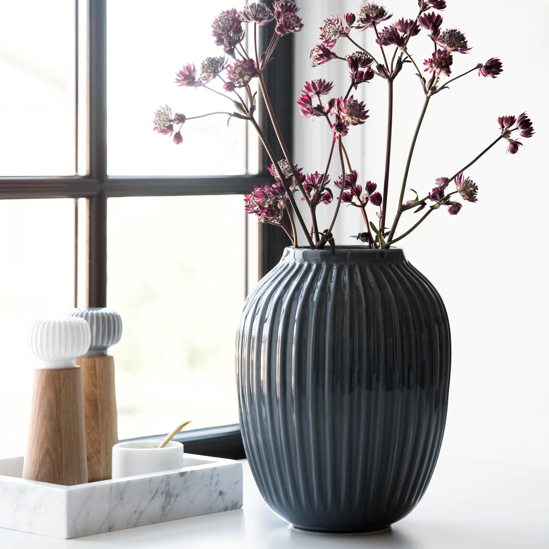 Hammershøi Vase groß, Anthrazitgrau Kähler