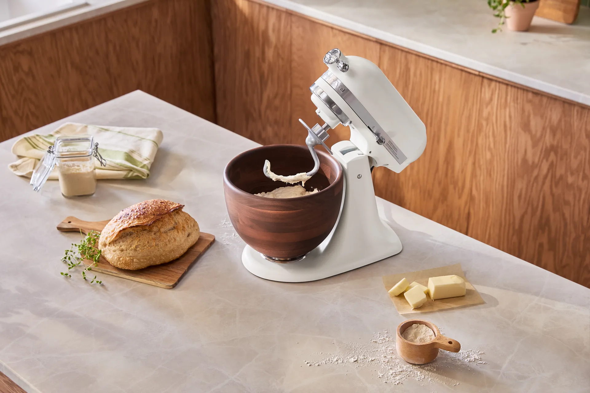 Artisan 5KSM156 Küchenmaschine mit Holzschüssel 4,7 l, Porcelain white-walnut KitchenAid
