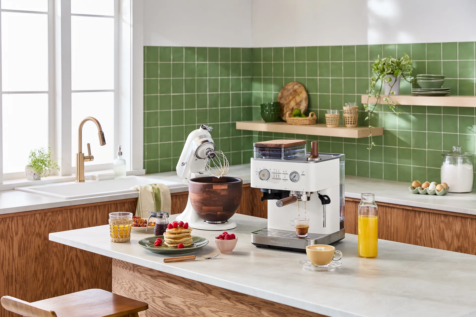 Artisan 5KSM156 Küchenmaschine mit Holzschüssel 4,7 l, Porcelain white-walnut KitchenAid