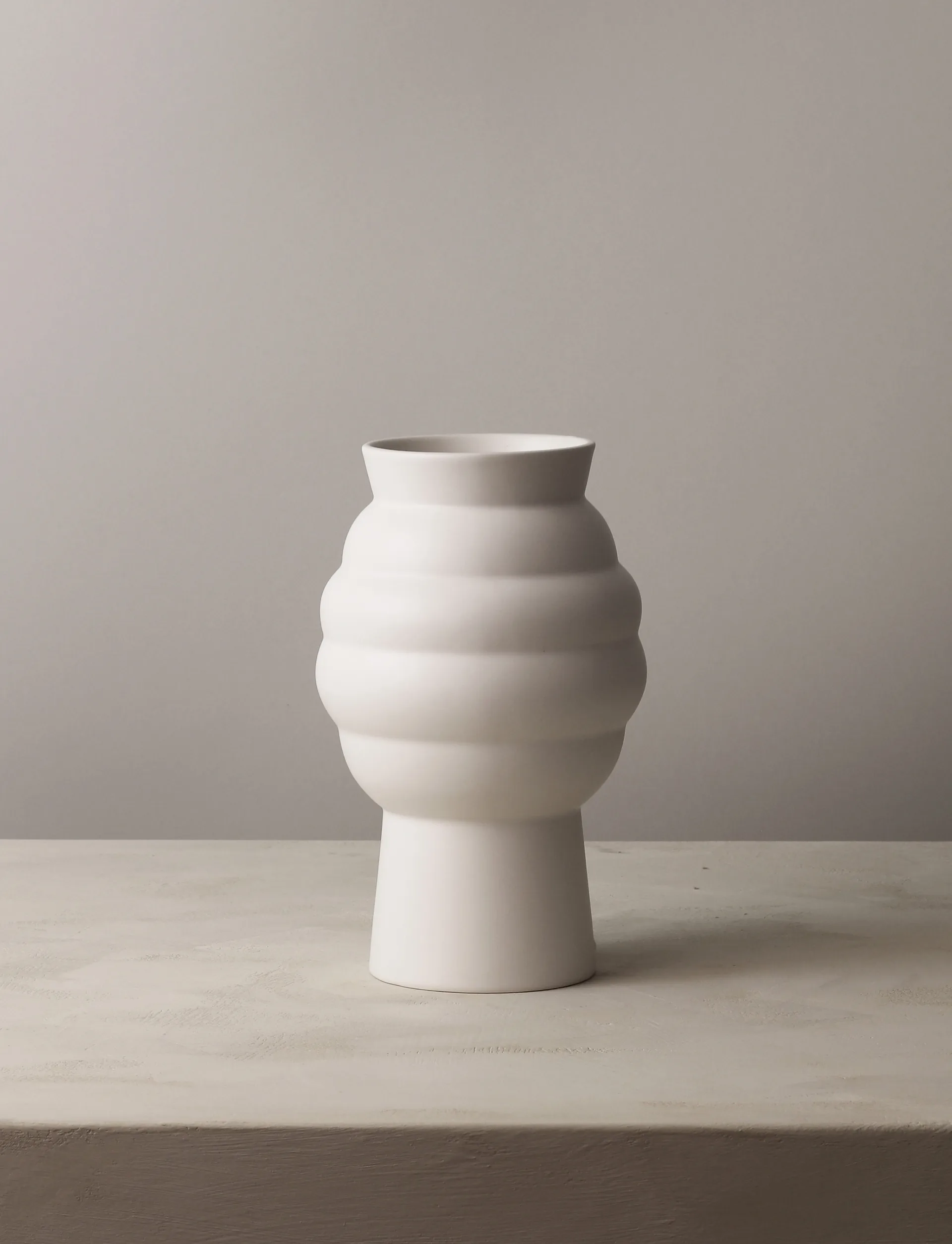 Tortus Archie Vase No2 23,5 cm, Weiß Knabstrup Keramik